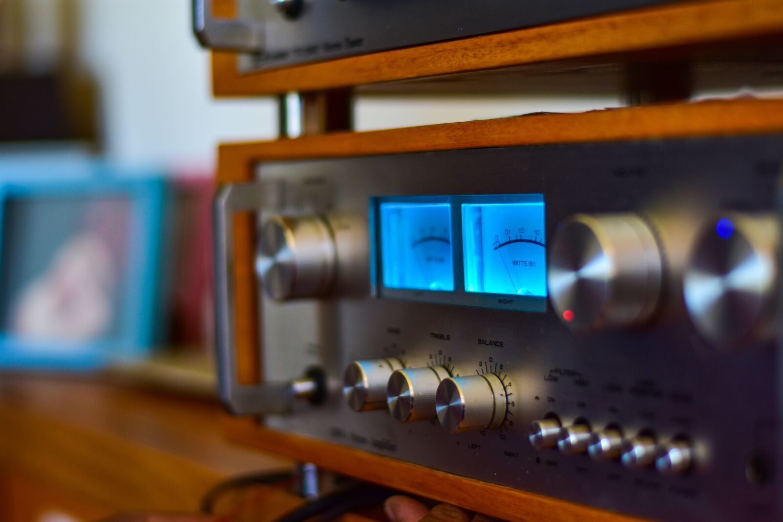Nikon D3400 sample photo. Computer sound old, classic photography