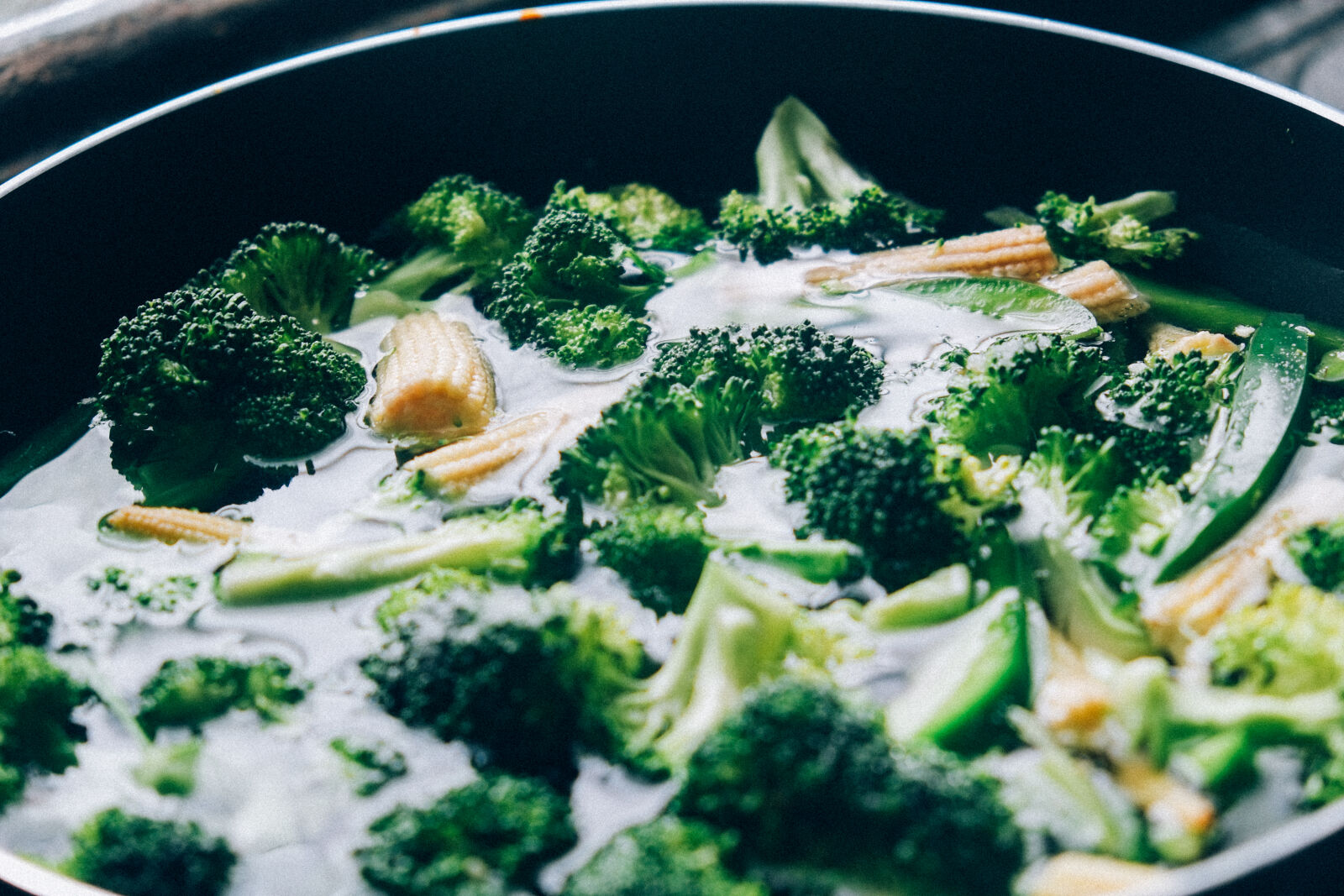Fujifilm X-E1 sample photo. Vegetables, kitchen, green, cooking photography