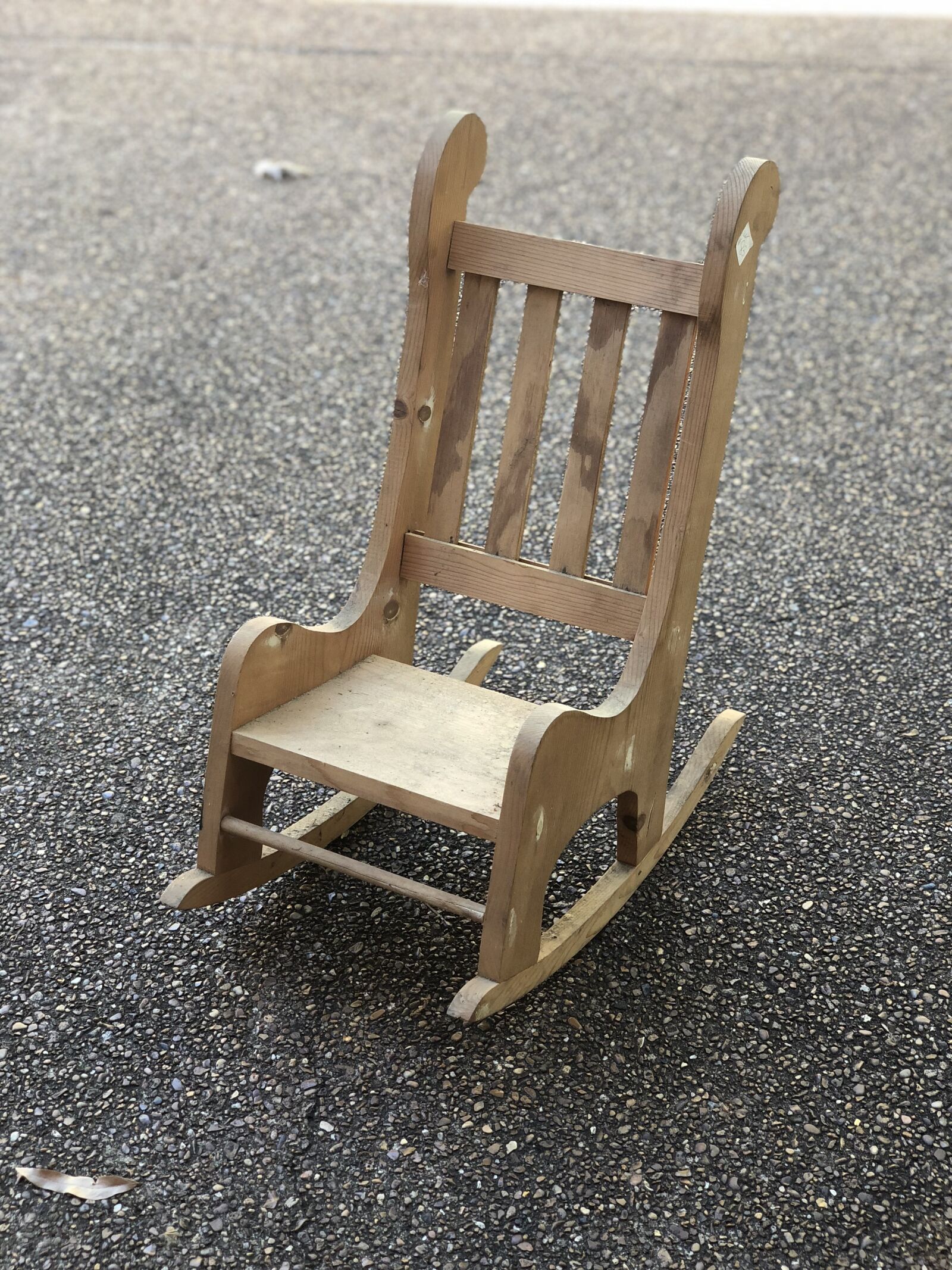 iPhone X back dual camera 6mm f/2.4 sample photo. Antique, rocking, chair photography
