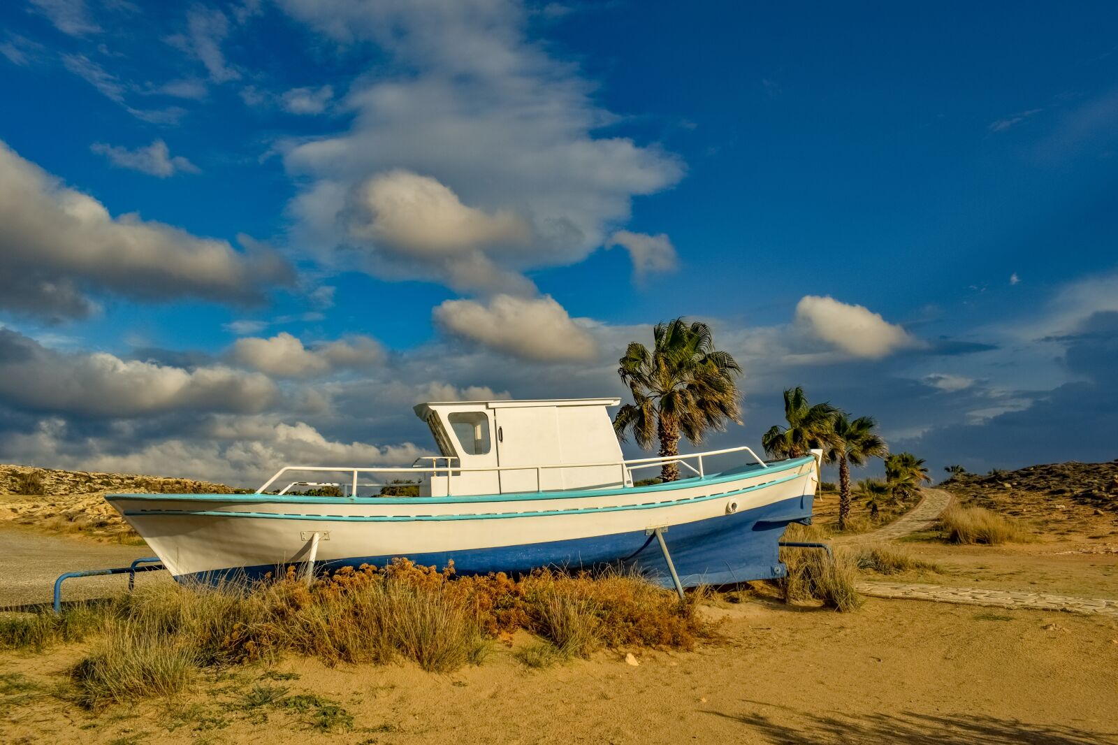 Nikon D3300 sample photo. Boat, grounded, landscape photography