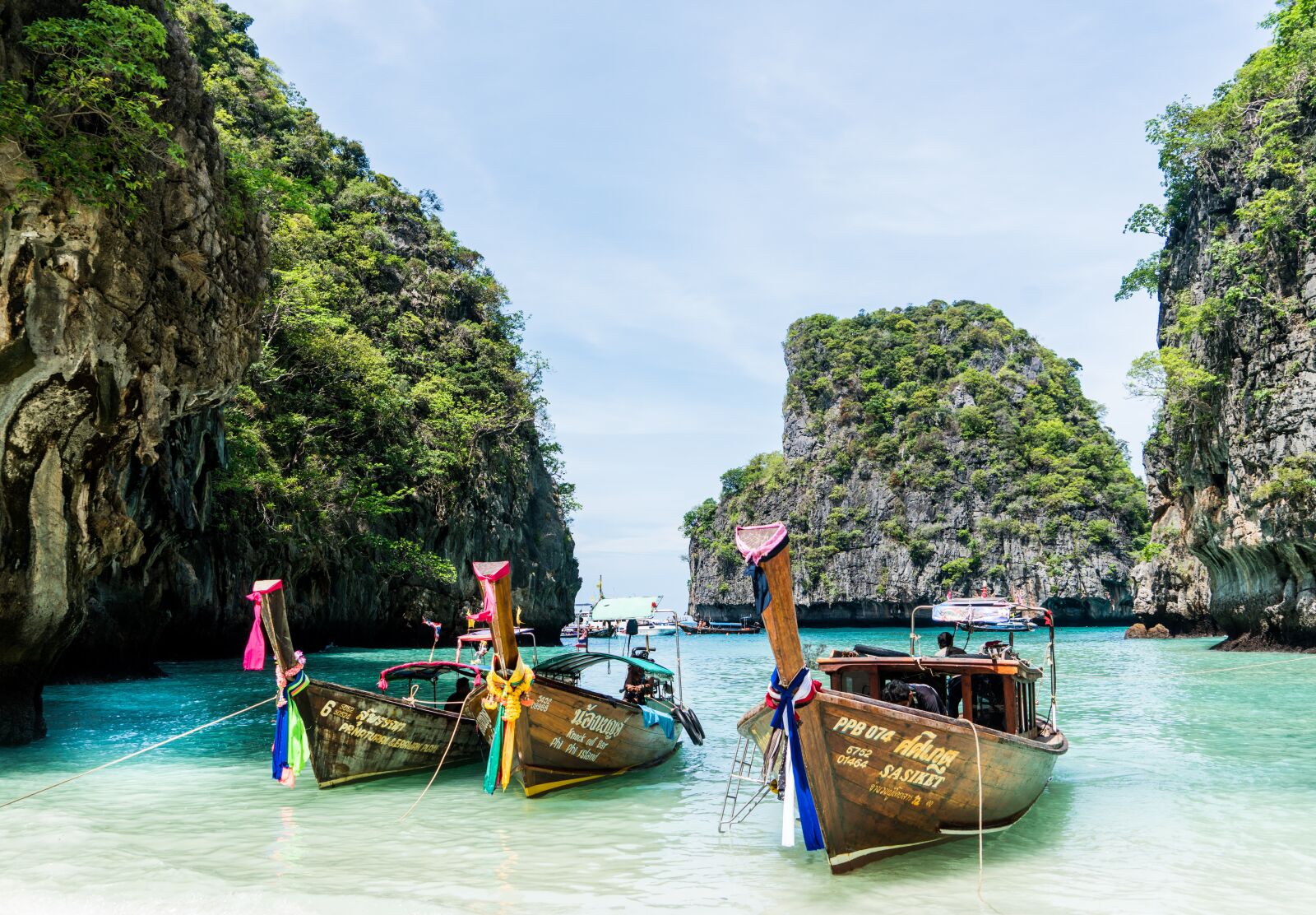 Sony a7R II + Sony FE 24-240mm F3.5-6.3 OSS sample photo. Thailand, phuket, koh phi photography