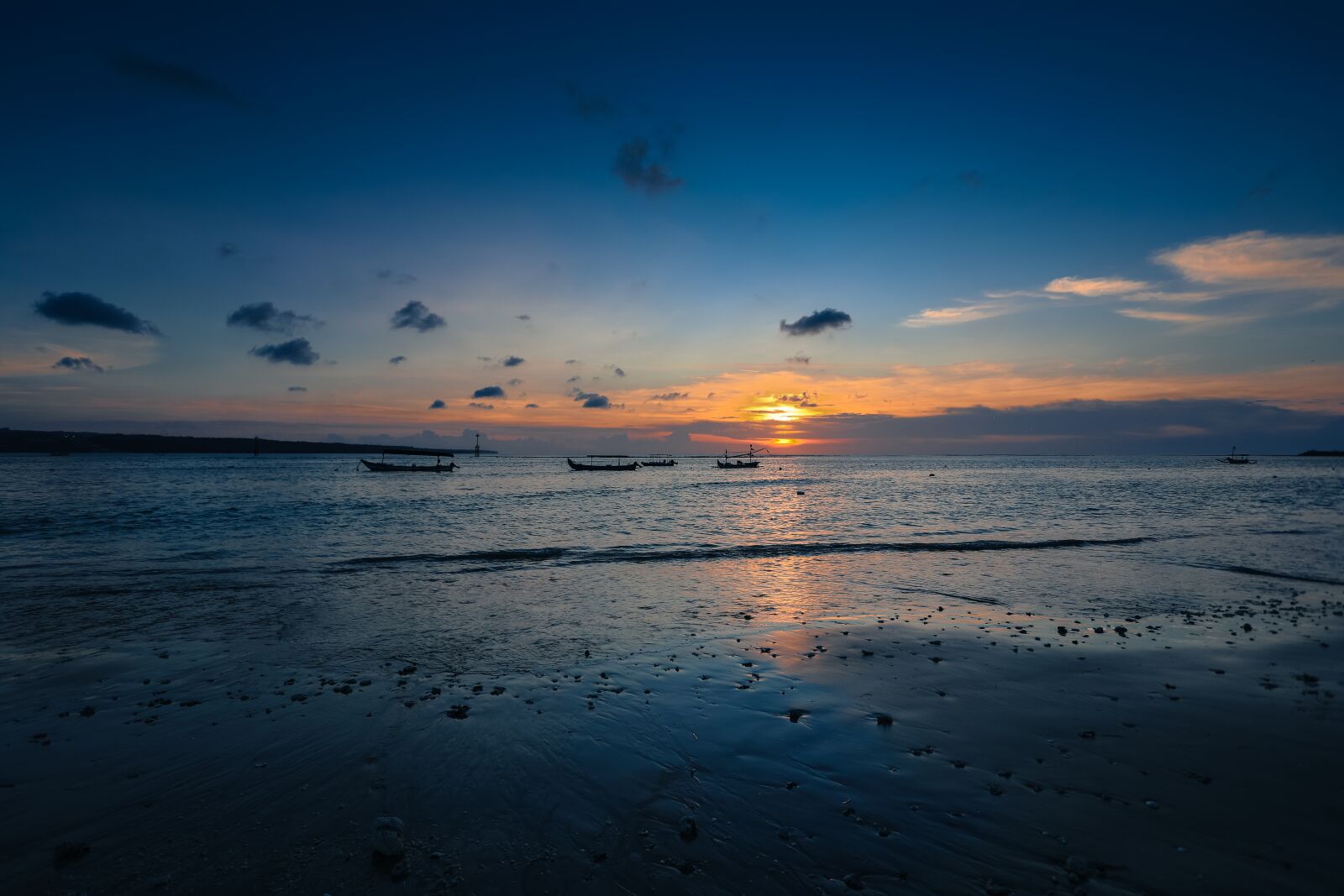 Canon EF 17-40mm F4L USM sample photo. Sunset, beach, sea photography
