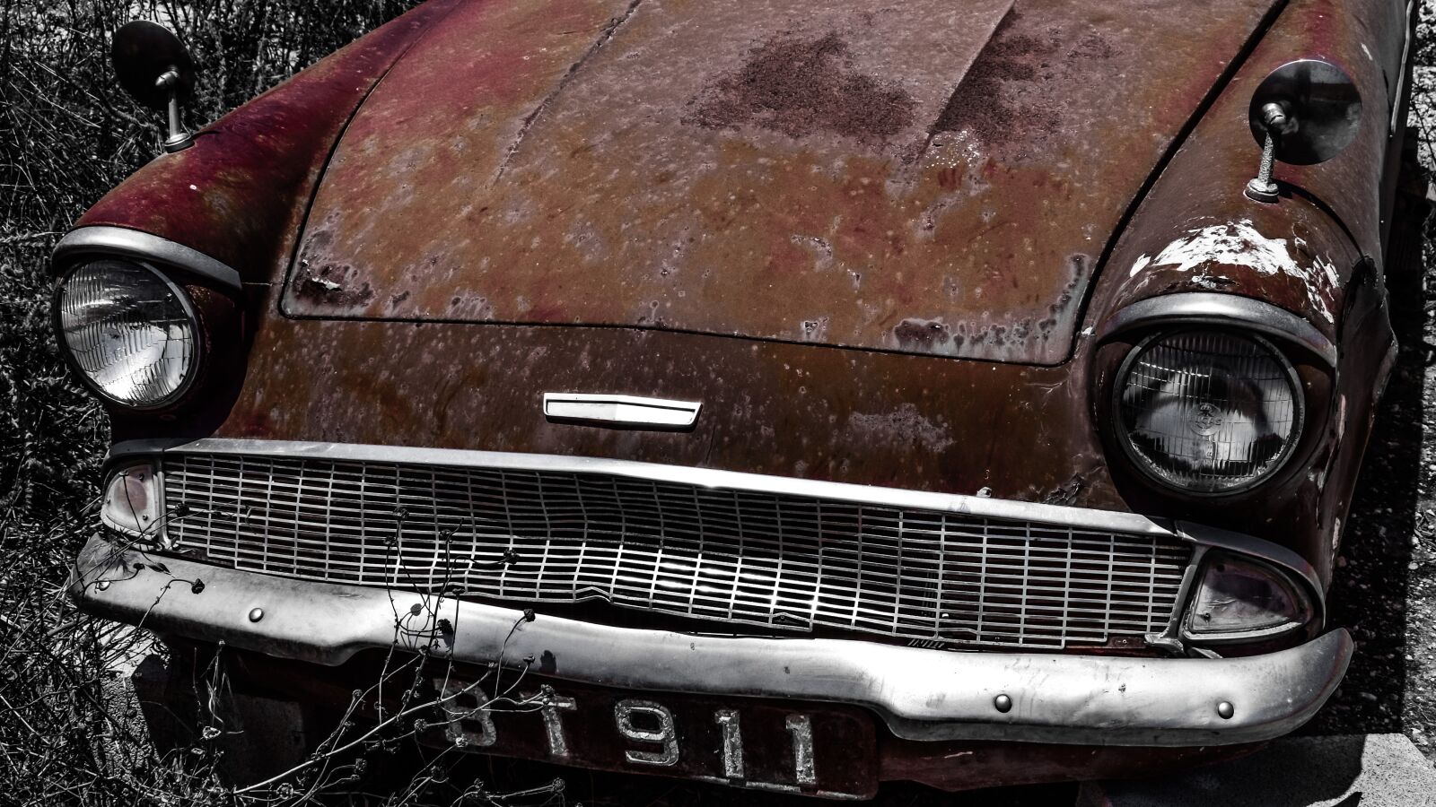 Nikon D3300 sample photo. Old car, headlights, rusty photography