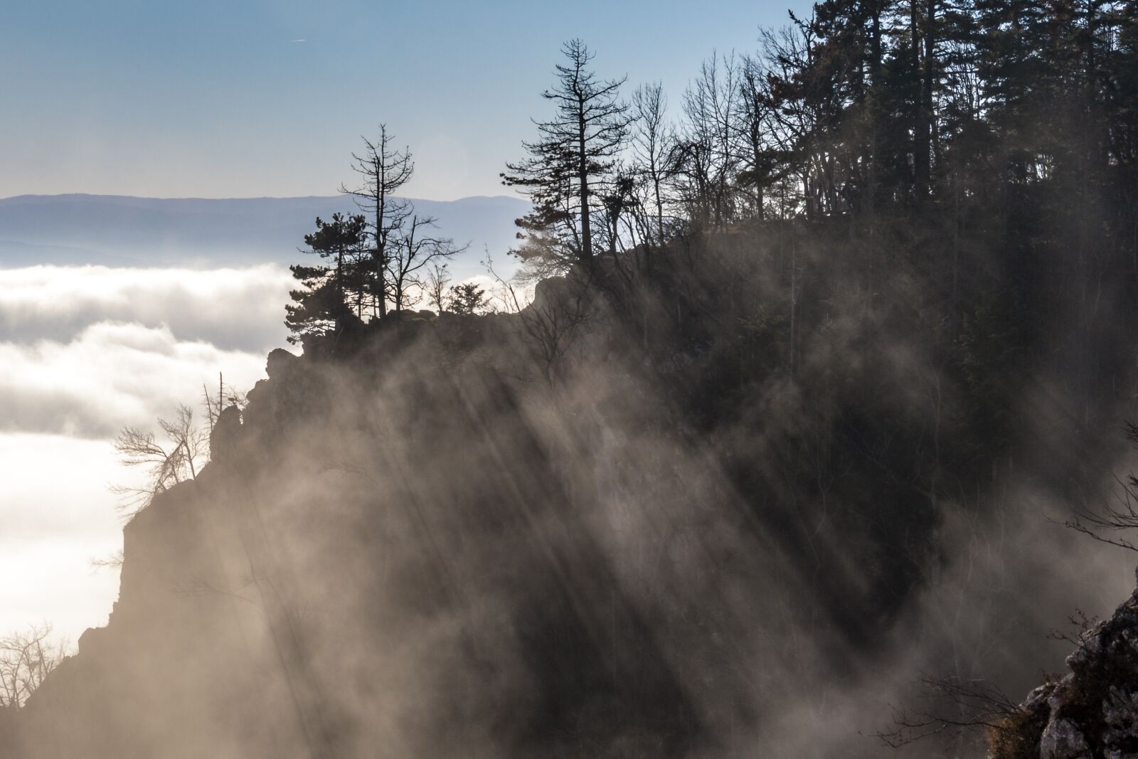 Canon EOS 70D sample photo. Mountains, landscape, fog photography