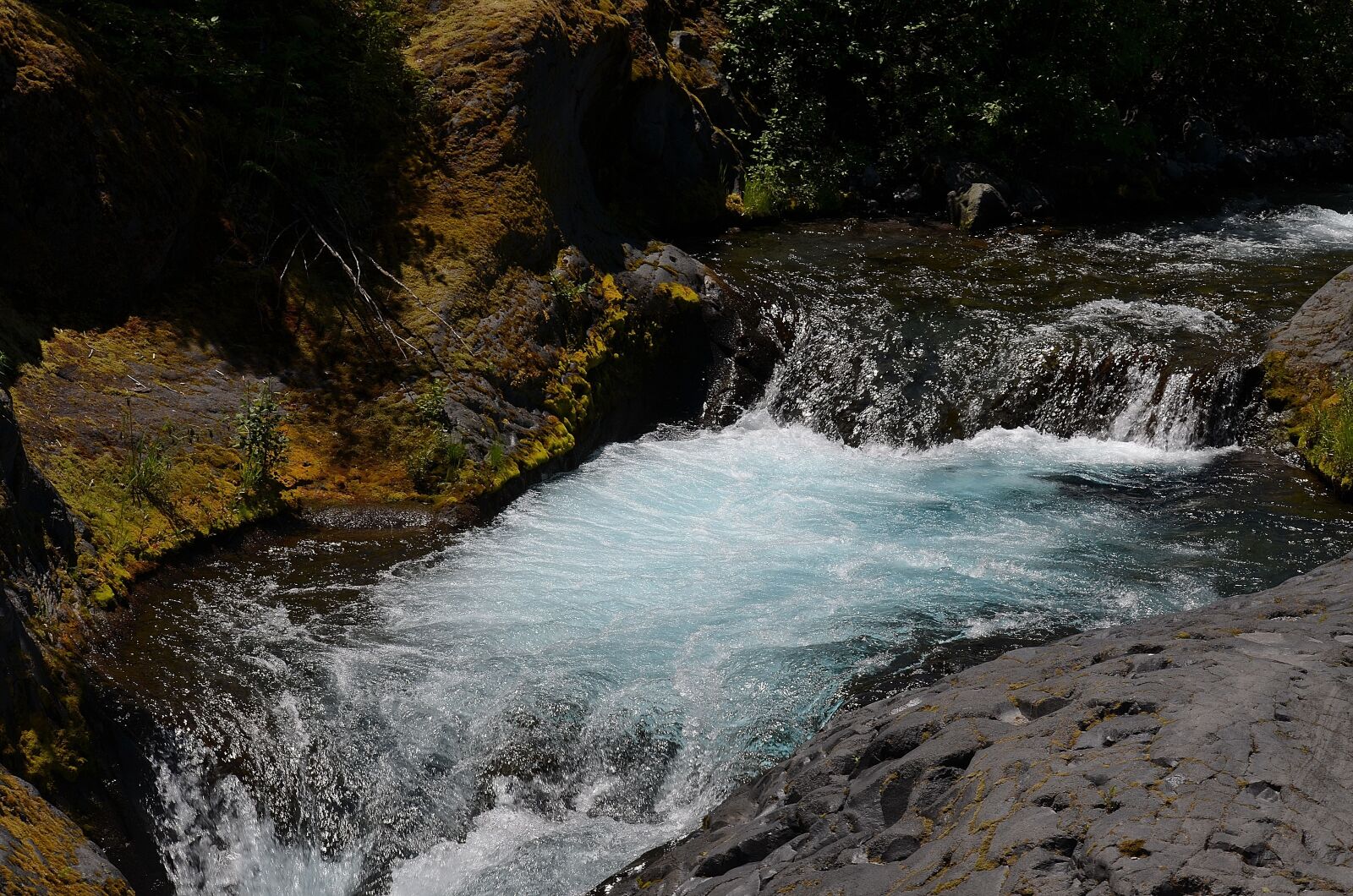 Nikon D5100 sample photo. Lava loop, water, nature photography