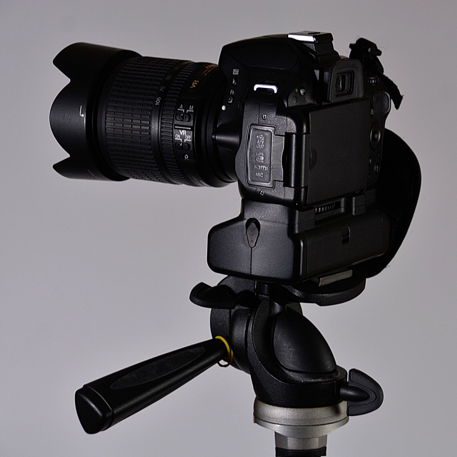 Nikon D5200 + Sigma 18-250mm F3.5-6.3 DC Macro OS HSM sample photo. Appareil, numerique, noir, photo photography