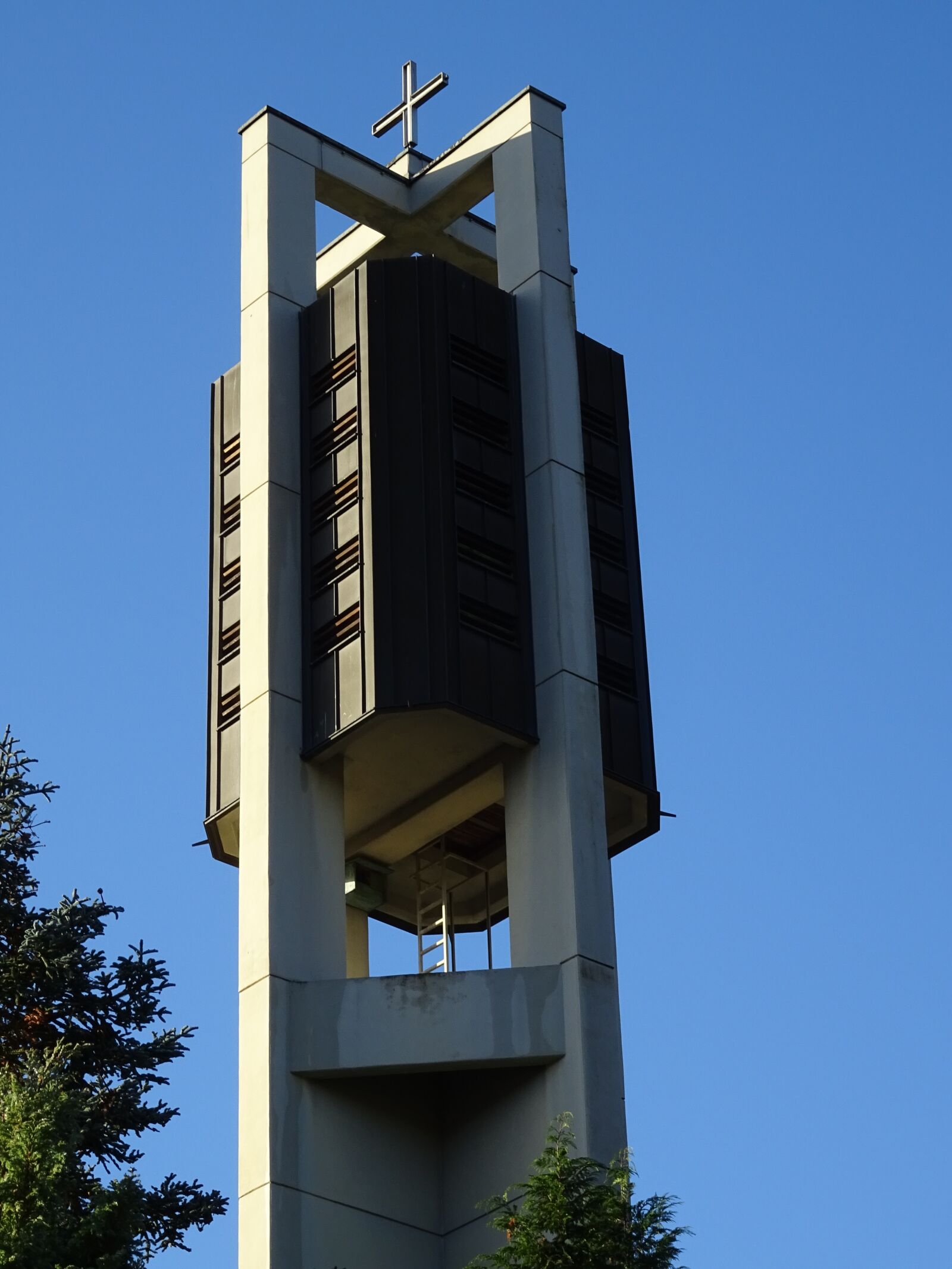 Sony DSC-HX60 sample photo. Steeple, church, bell tower photography