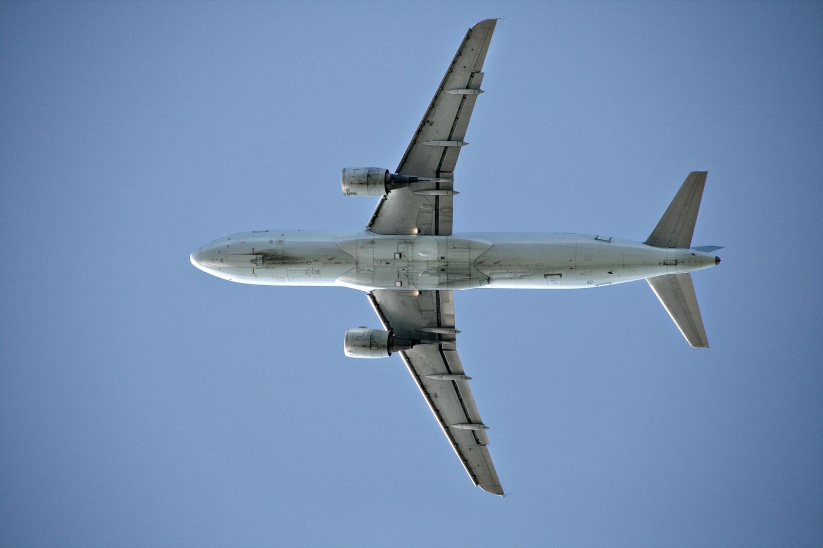 Canon EOS 400D (EOS Digital Rebel XTi / EOS Kiss Digital X) sample photo. Aircraft, transport, flight photography