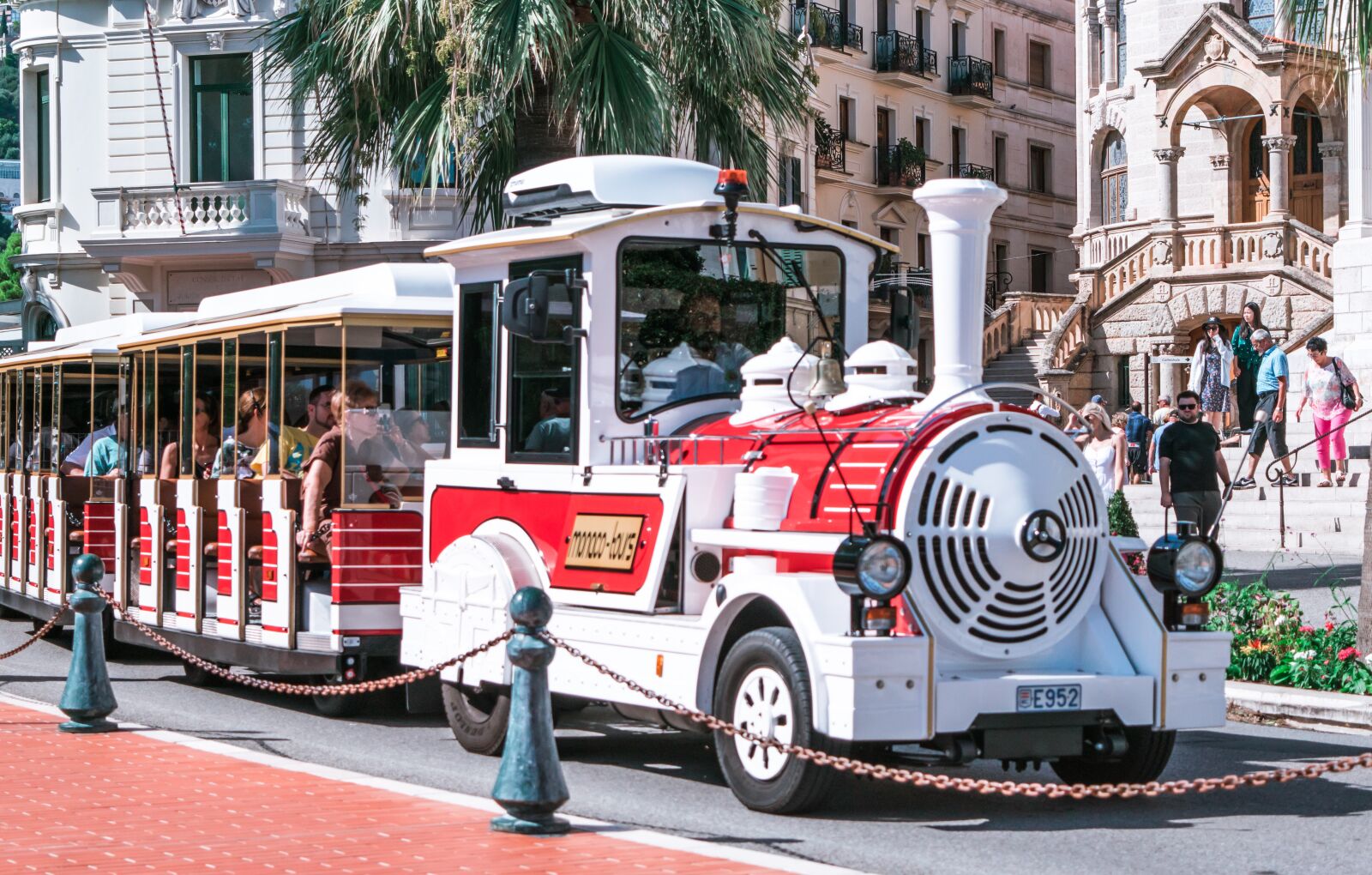 Nikon D5300 sample photo. France, street, traffic photography