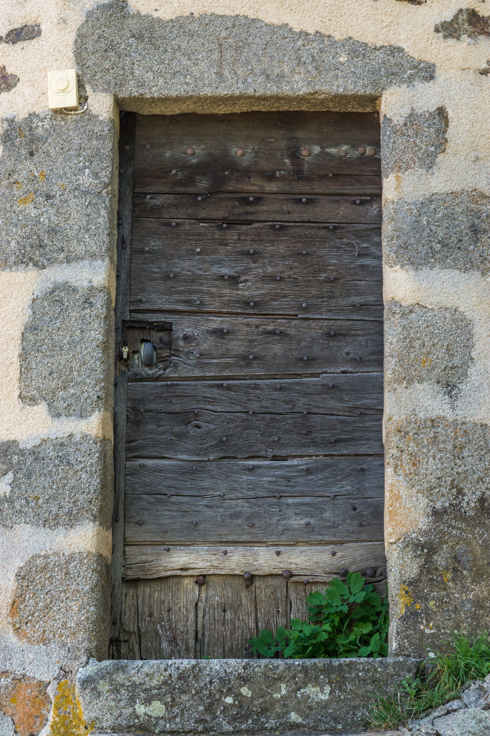 24-70mm F2.8 sample photo. Door, wall, stones photography