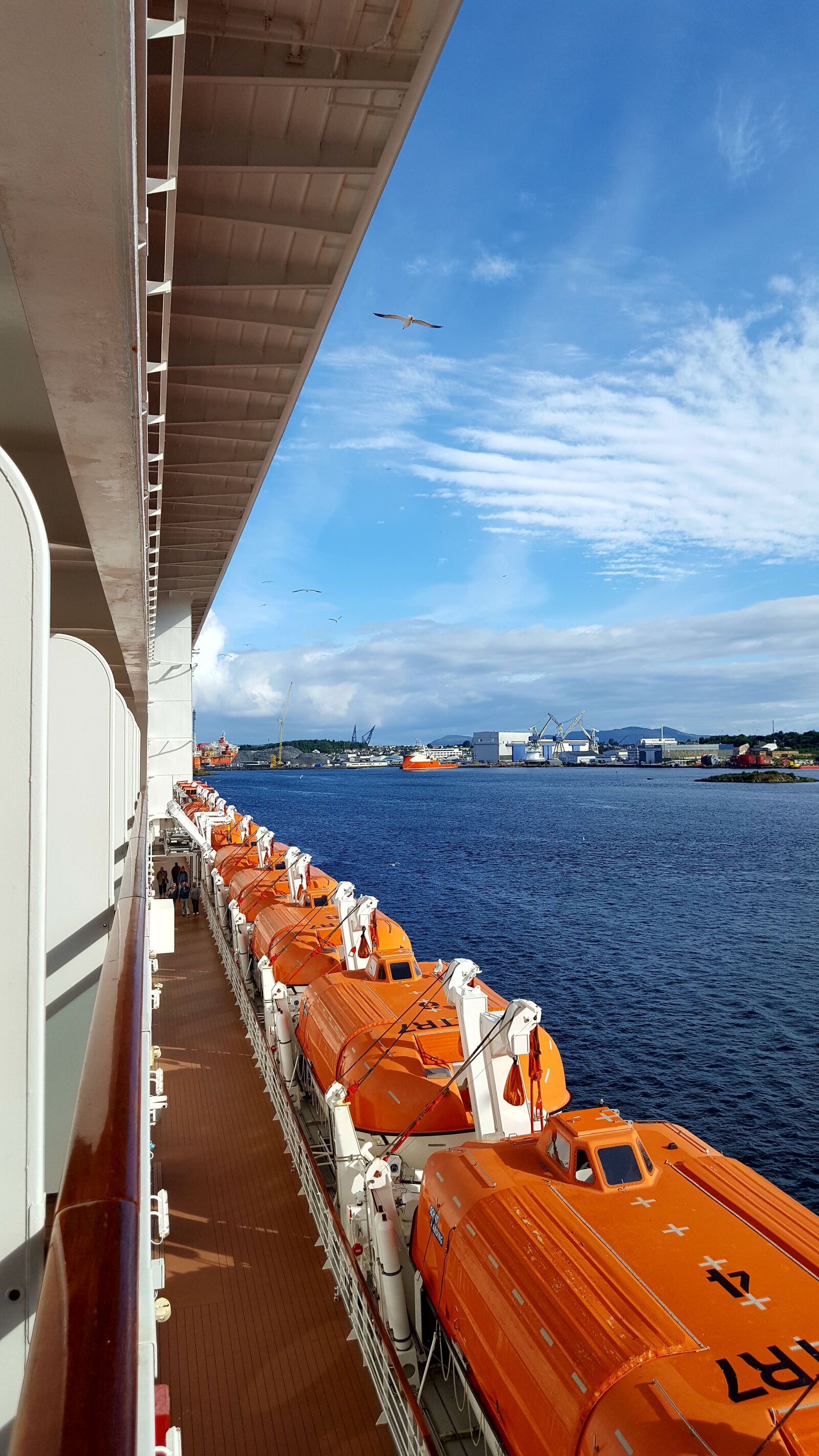 Samsung Galaxy S6 sample photo. Lifeboat, sea, blue photography