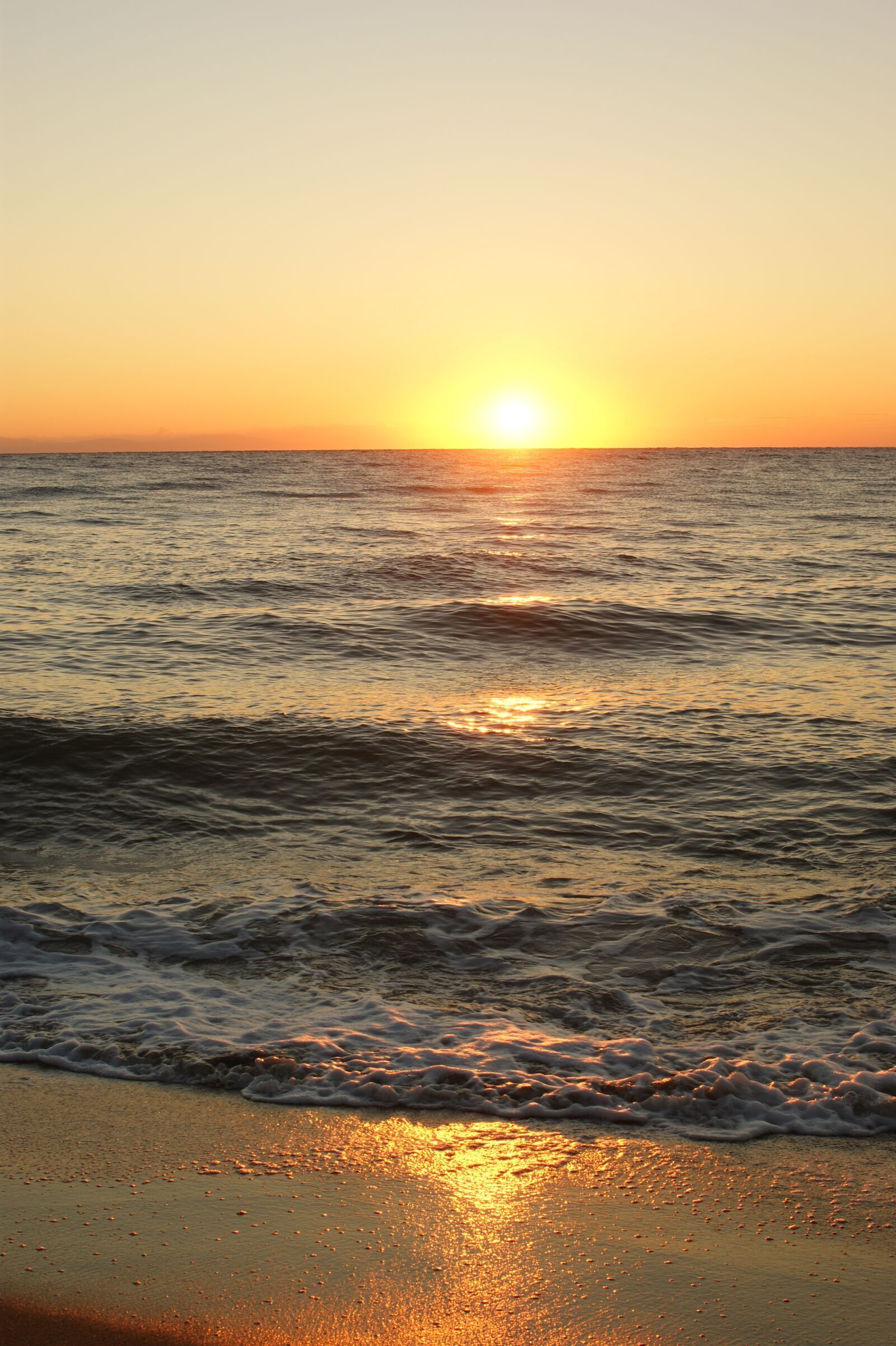 Sony Alpha DSLR-A390 sample photo. Sunset, sea, landscape photography