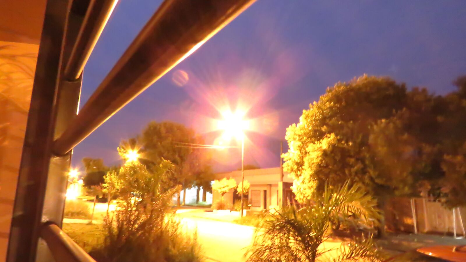 Canon PowerShot SX60 HS sample photo. Night, light, city photography