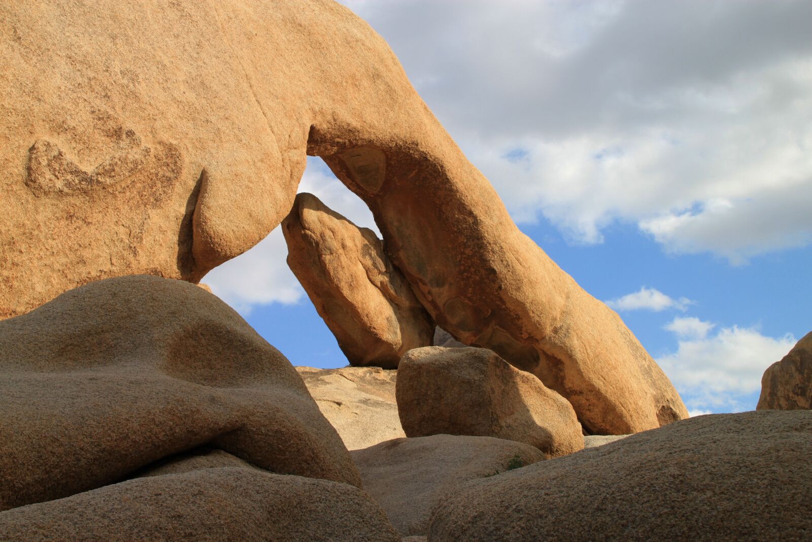 Canon EOS 500D (EOS Rebel T1i / EOS Kiss X3) sample photo. Rock, formations, sunlight photography