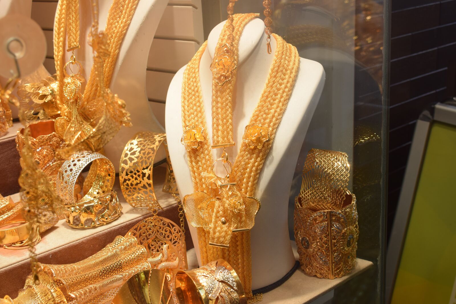 Nikon D5300 sample photo. Gold jewelry, gold, jewelry photography