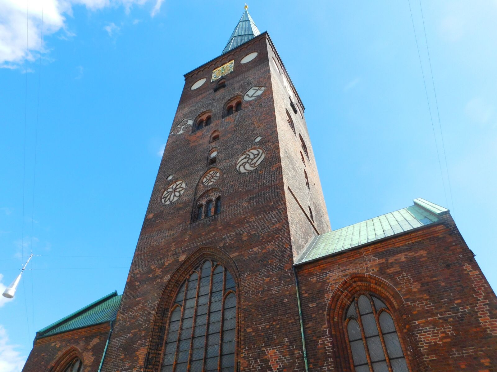 Nikon Coolpix L840 sample photo. Construction, monument, church photography