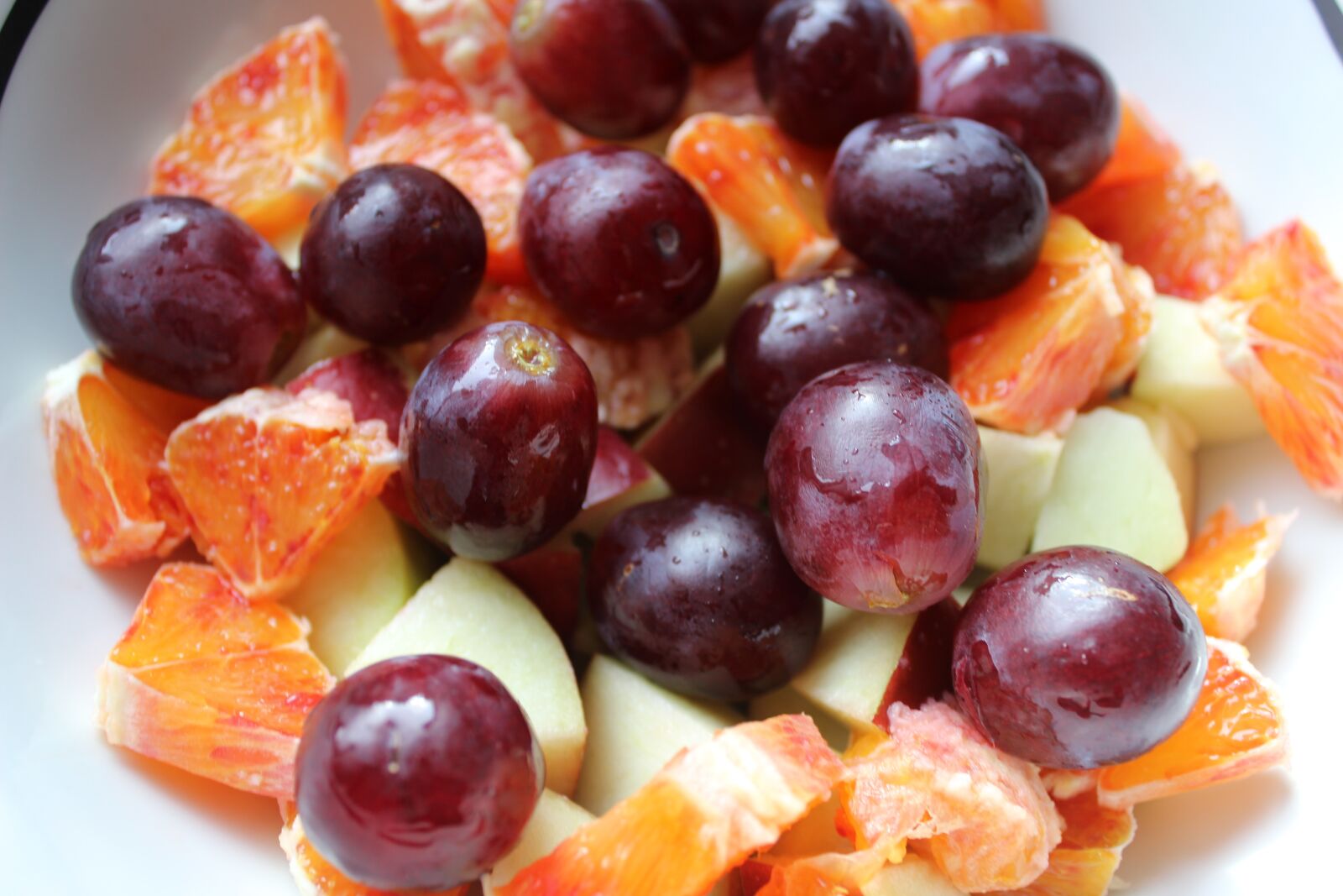 Canon EOS 600D (Rebel EOS T3i / EOS Kiss X5) sample photo. Fruit, fruit salad, raw photography