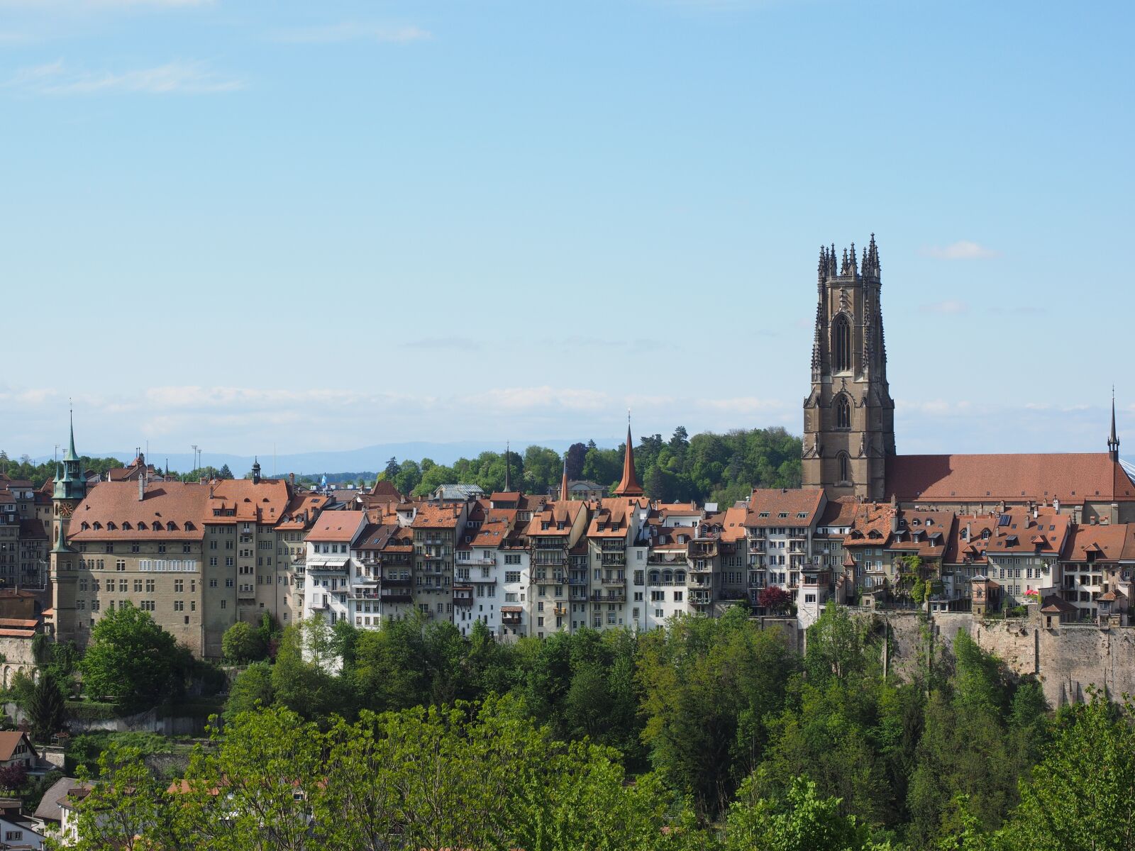 Olympus OM-D E-M1 + Olympus M.Zuiko Digital ED 12-40mm F2.8 Pro sample photo. Fribourg, city, switzerland photography