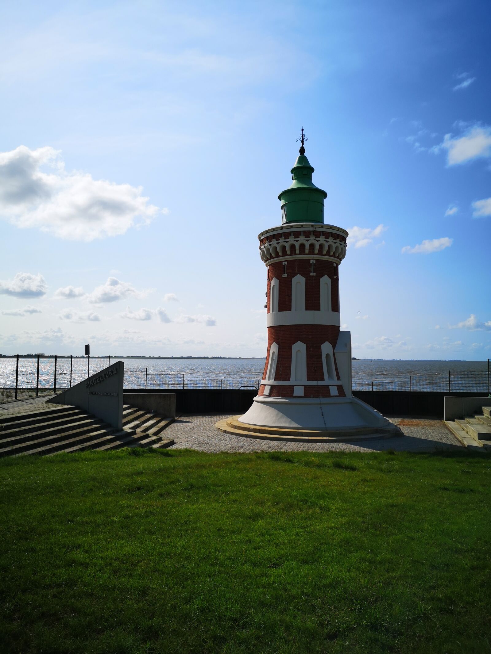 HUAWEI CLT-L29 sample photo. Bremerhaven, coast, lighthouse photography