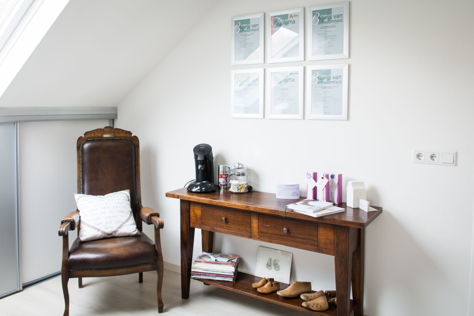 Nikon D7100 sample photo. Pedicure salon, happy feet photography