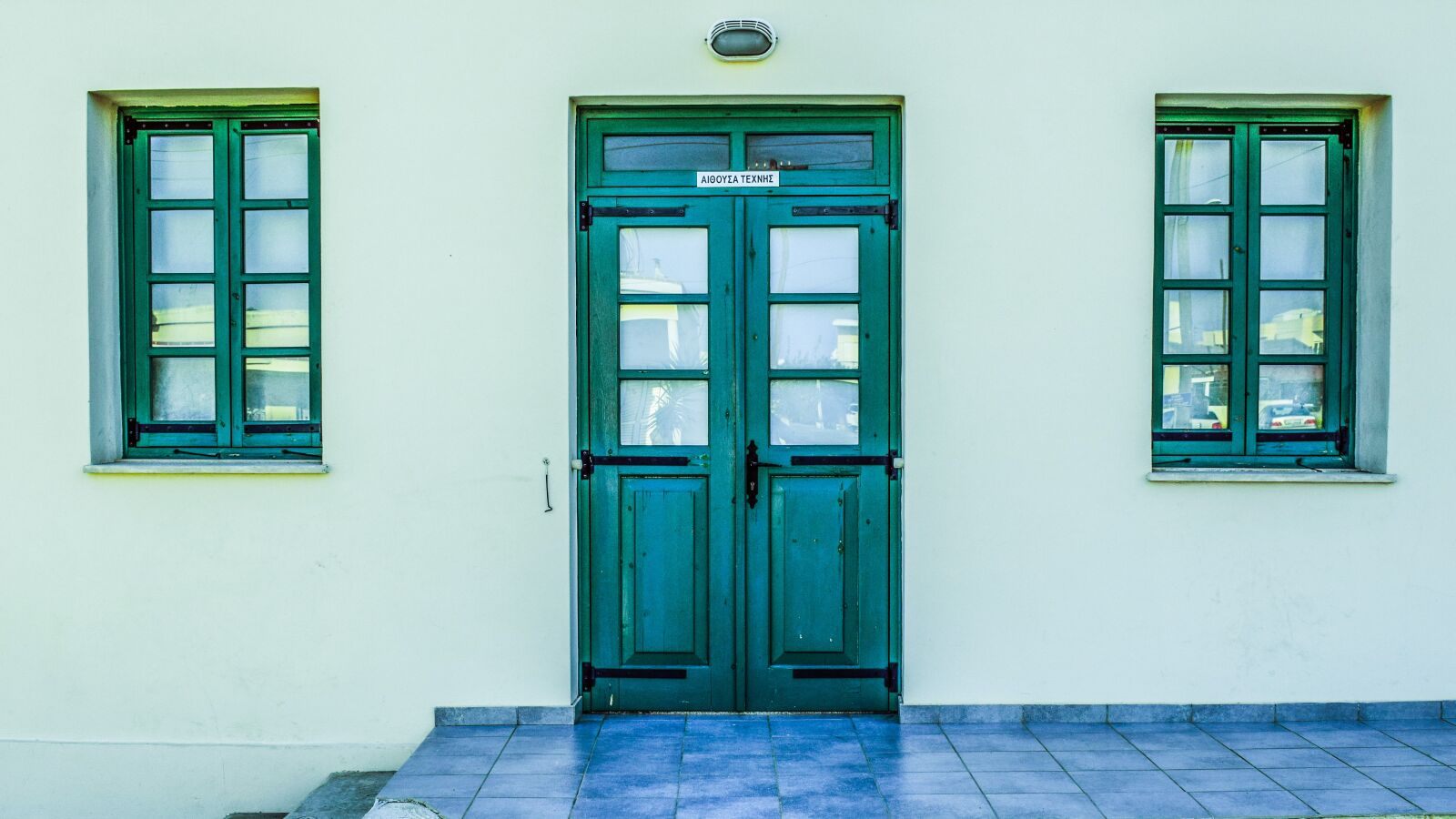 Nikon D3300 sample photo. School, old, exterior photography