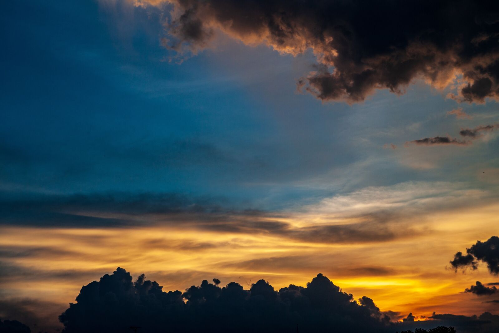 Canon EOS-1Ds Mark II sample photo. Sunset, cloud, sky photography