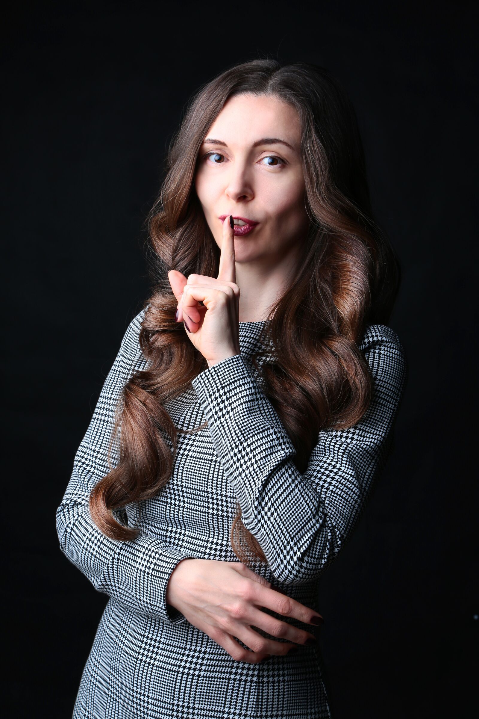 Canon EF 24-105mm F4L IS USM sample photo. Woman, secret, quiet photography