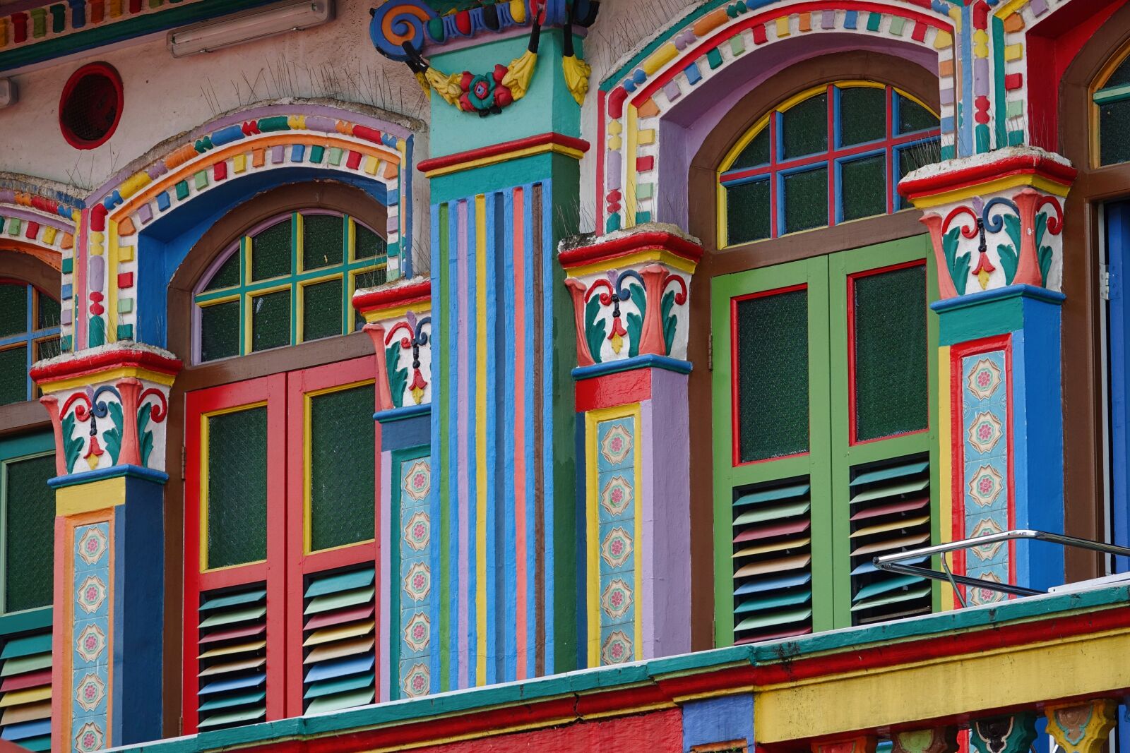 Sony Cyber-shot DSC-RX10 III sample photo. Singapore, architecture photography