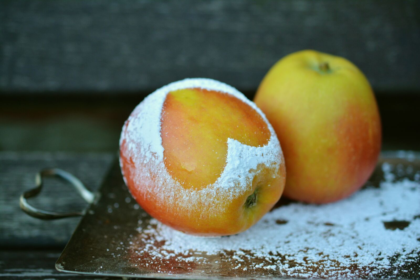 Nikon D5200 sample photo. Apple, heart, icing sugar photography