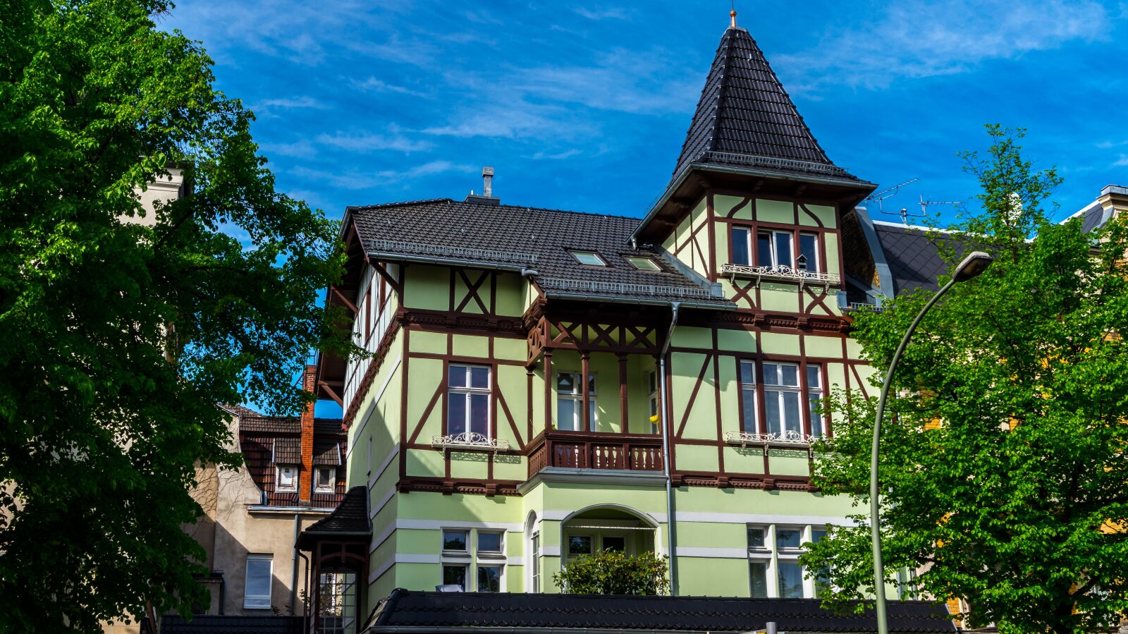 Sony Alpha a5000 (ILCE 5000) sample photo. Architecture, house, building photography