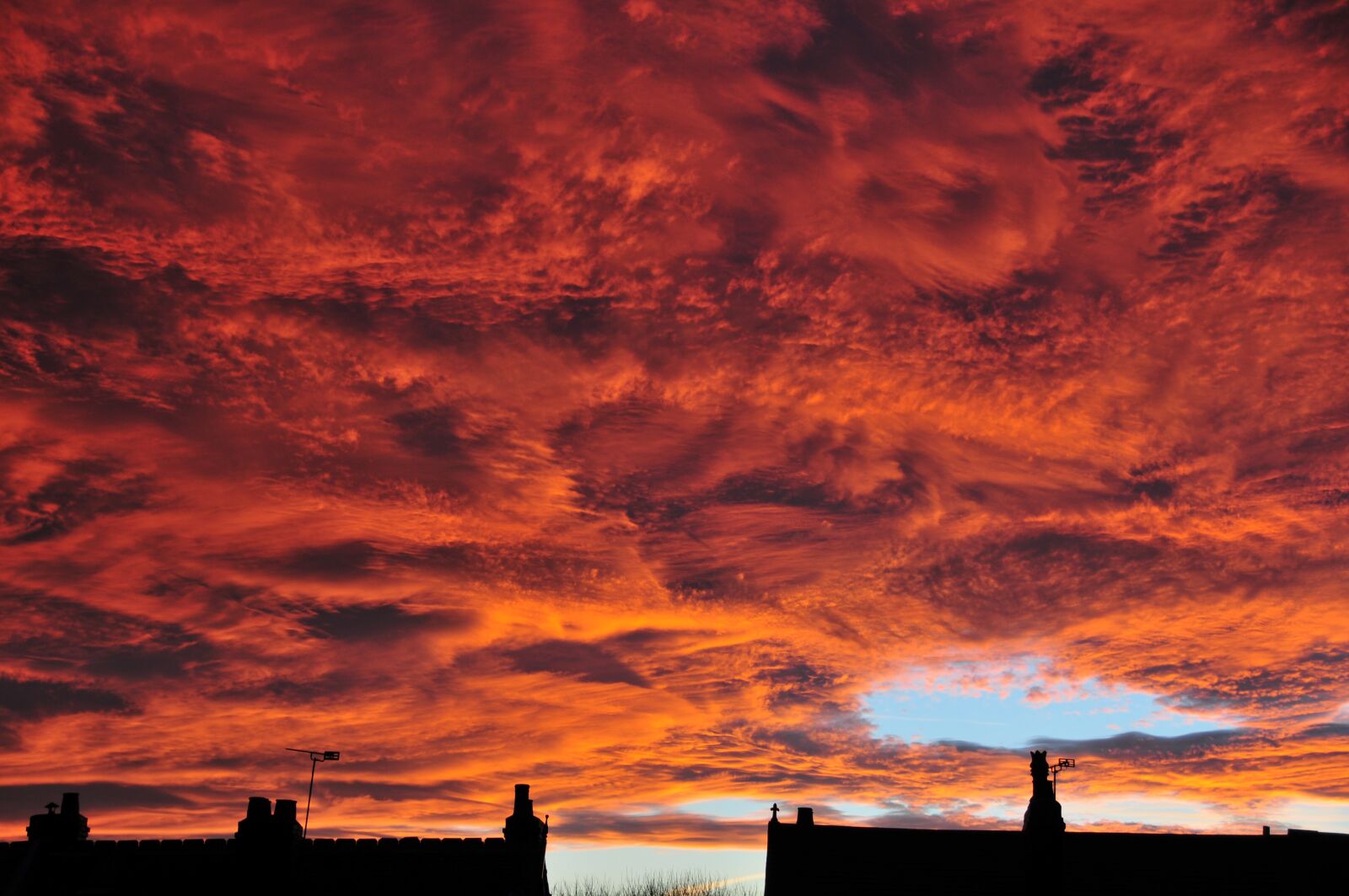 Nikon D300 sample photo. Red, sky, clouds photography