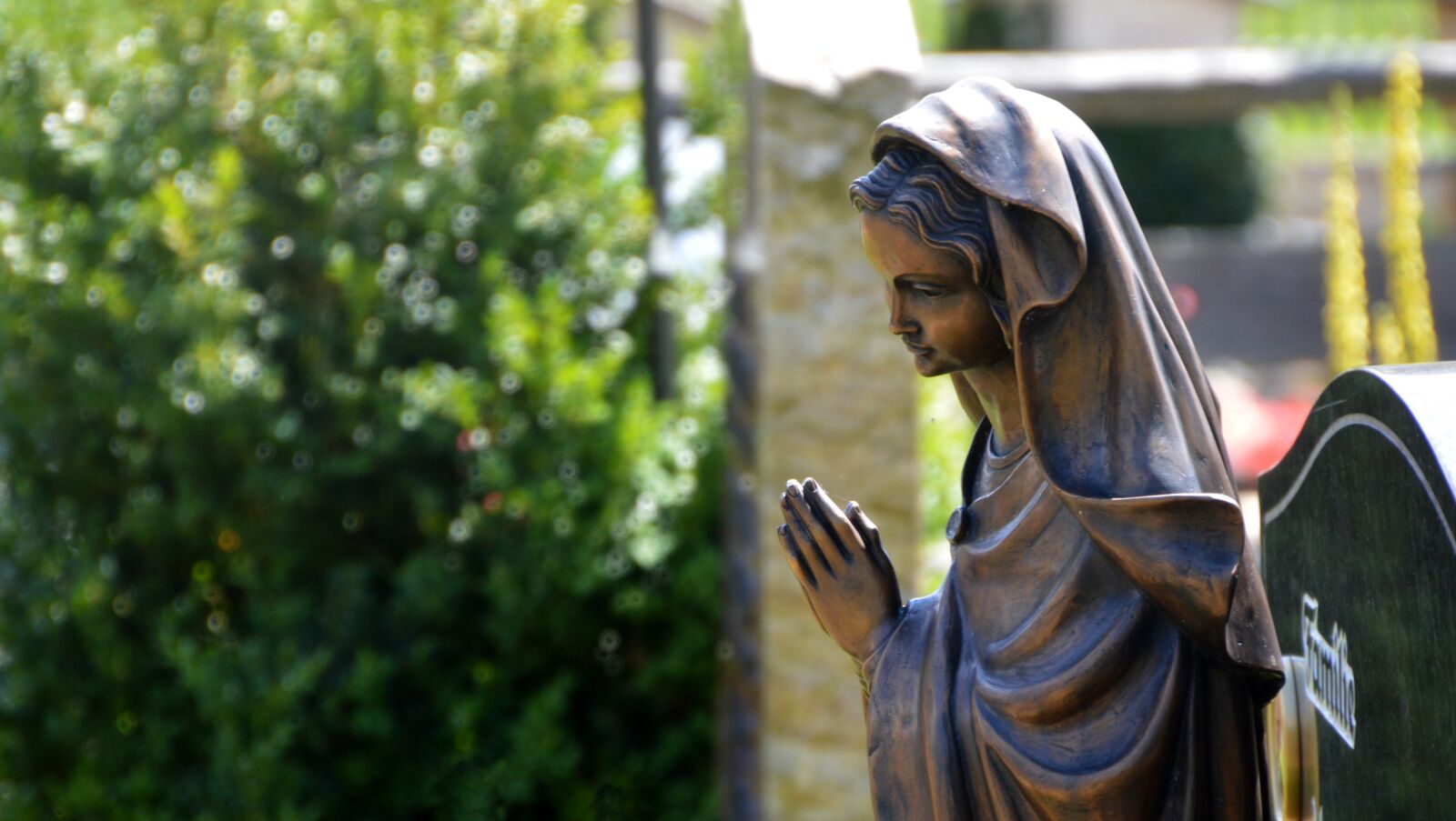 Nikon D3200 sample photo. Commemorate, maria, figure photography