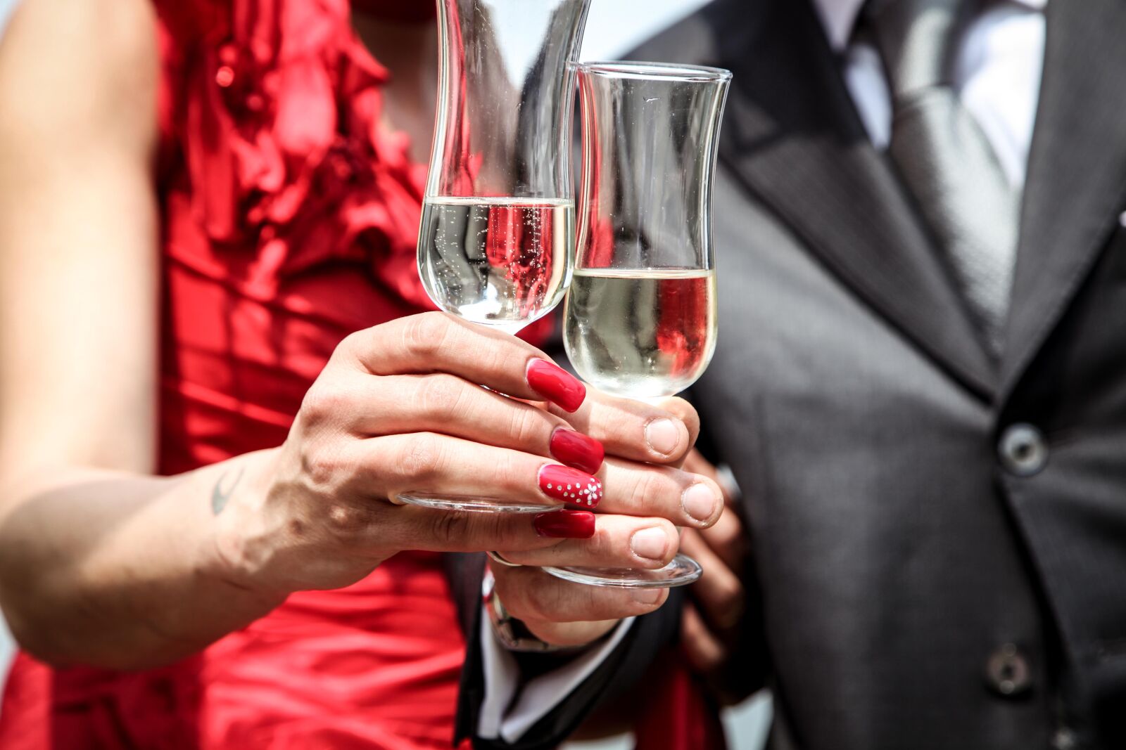Canon EF 24-105mm F4L IS USM sample photo. Ceremony, champagne, cheers, clink photography