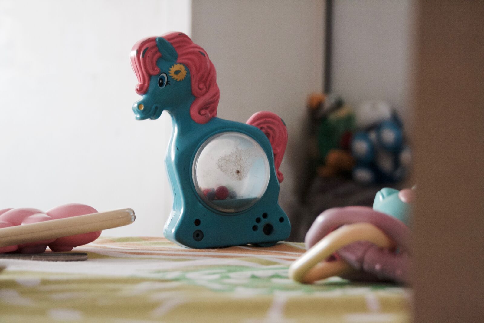 Canon EOS 400D (EOS Digital Rebel XTi / EOS Kiss Digital X) sample photo. Baby, horse, toy photography