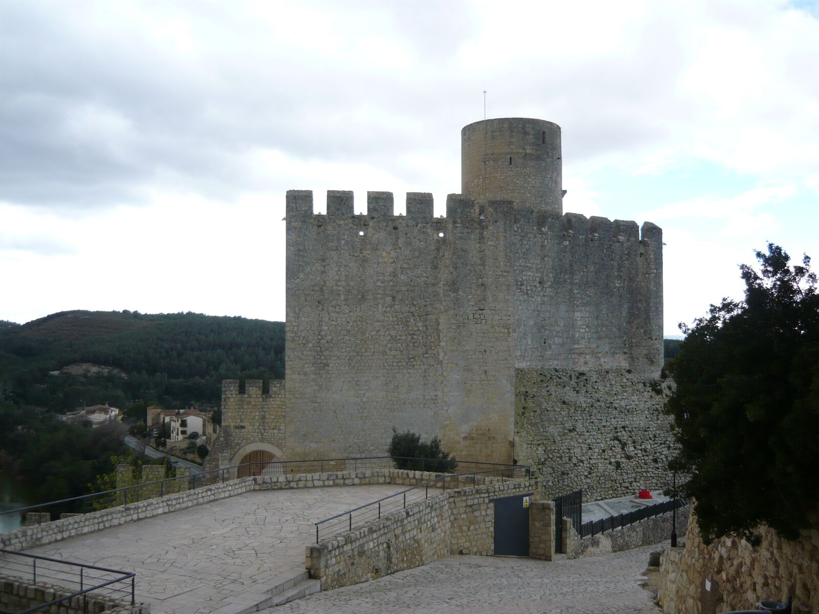 Panasonic Lumix DMC-LS80 sample photo. Burg, schloss, spanien photography