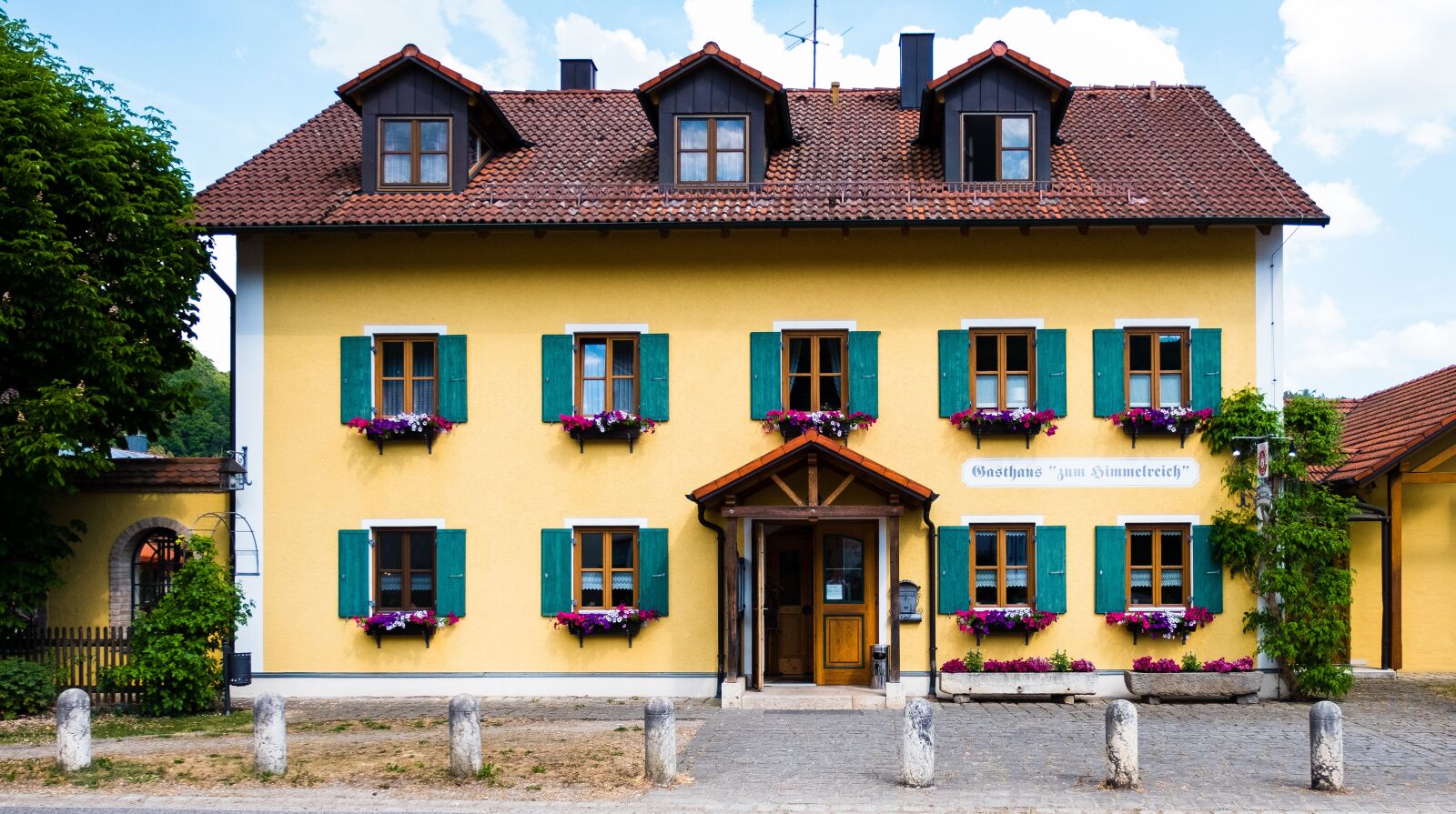 Fujifilm X-T2 sample photo. House, inn, tavern photography