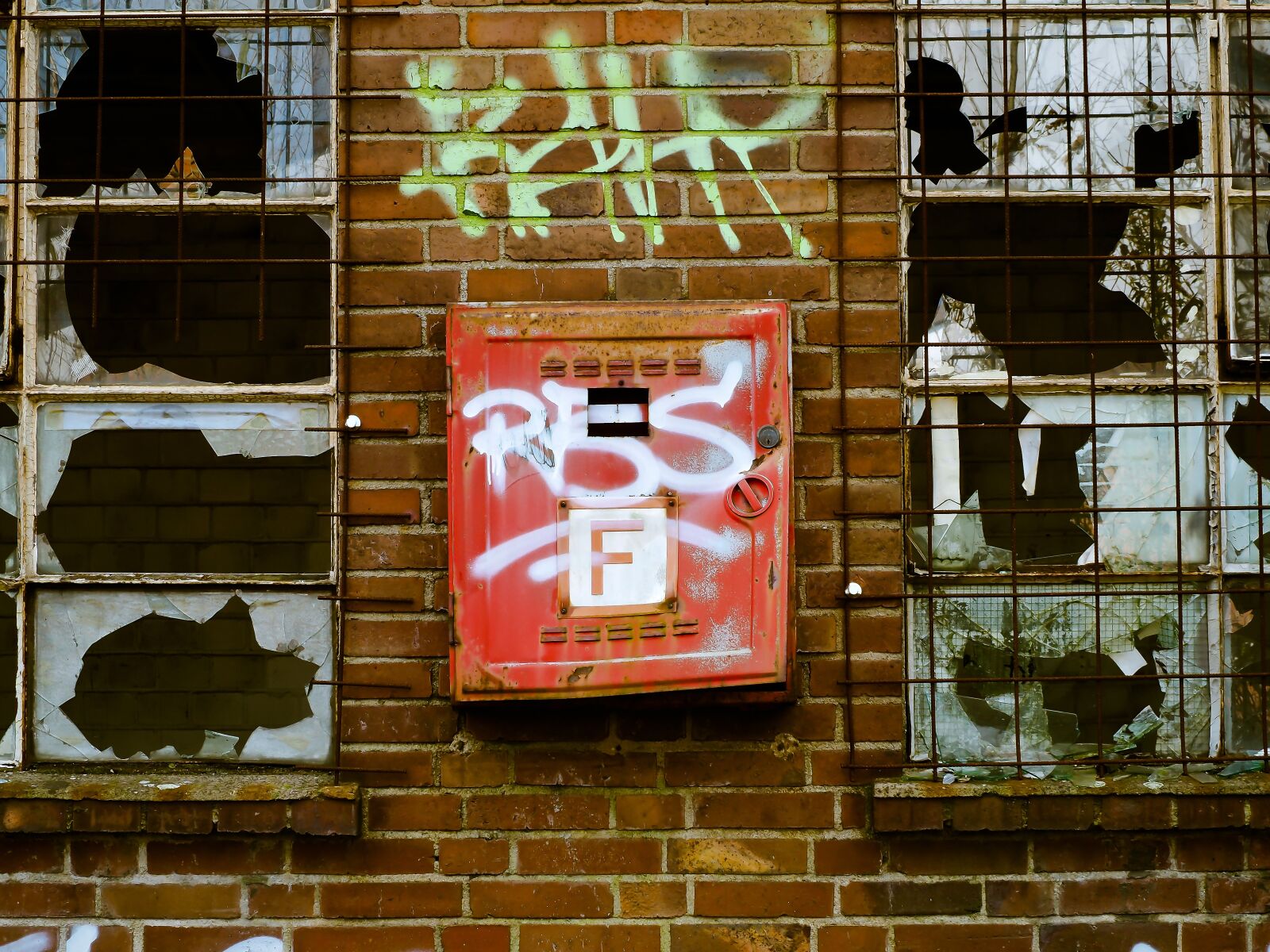 Olympus OM-D E-M10 sample photo. Factory, lapsed, ruin photography