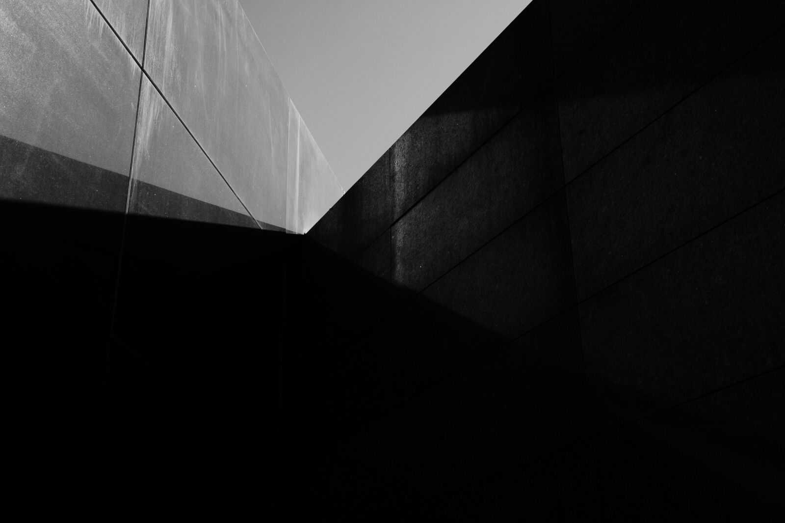 Nikon D700 sample photo. Light, shadow, wall photography