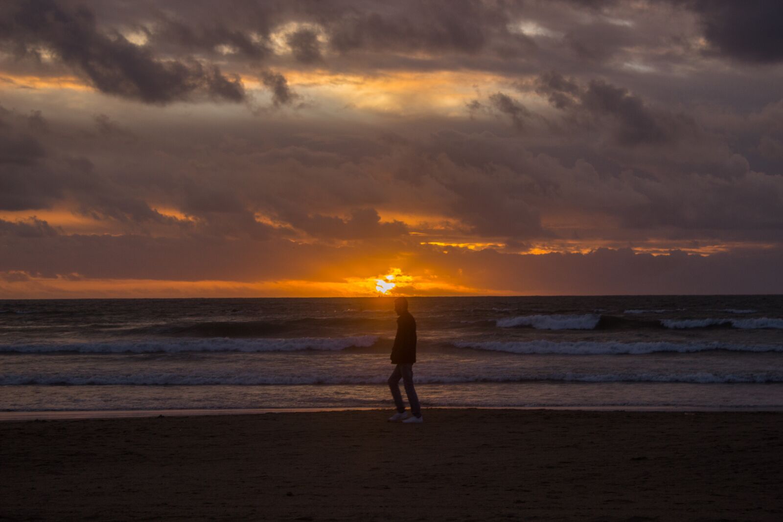 Canon EOS 600D (Rebel EOS T3i / EOS Kiss X5) sample photo. Sunset, dusk, sun photography