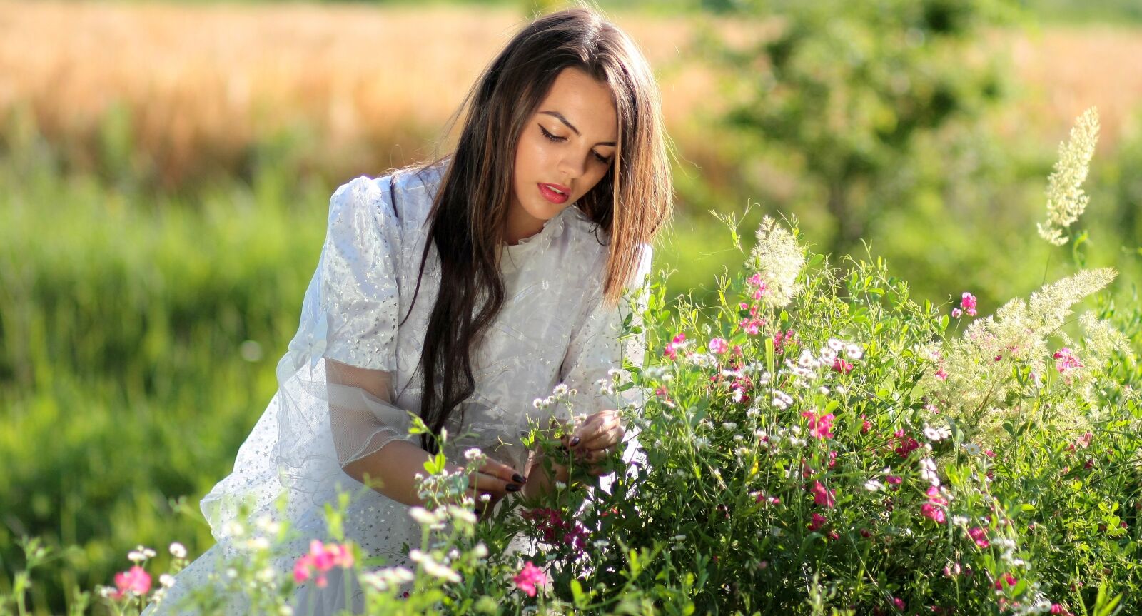 Canon EOS 450D (EOS Rebel XSi / EOS Kiss X2) sample photo. Girl, flowers, reap photography