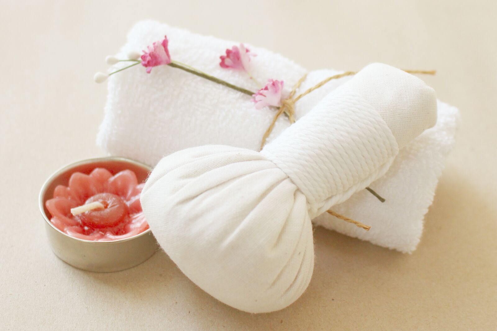 Canon EOS 700D (EOS Rebel T5i / EOS Kiss X7i) sample photo. Spa, herbal compress, candle photography