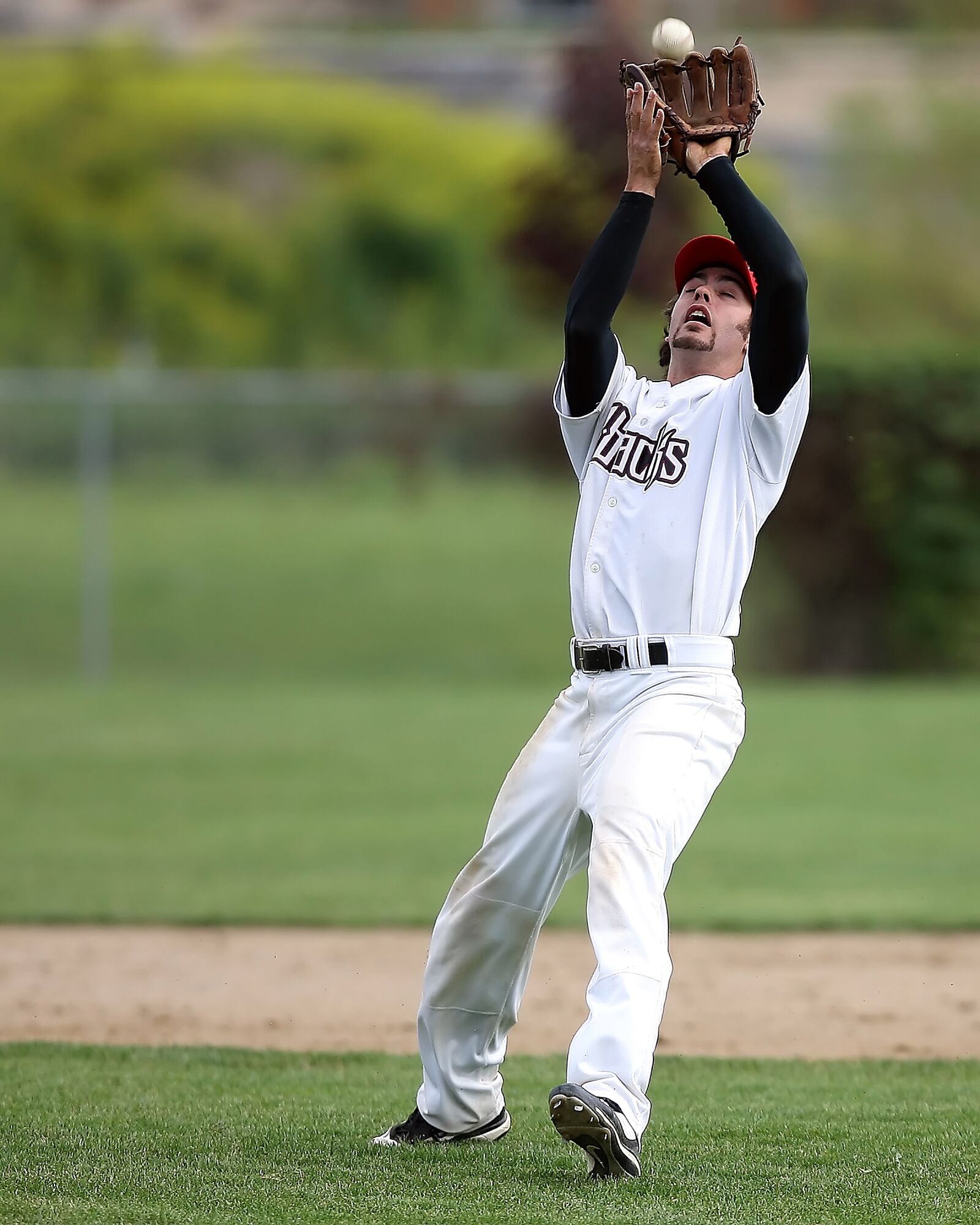 Canon EOS-1D Mark II N sample photo. Baseball, player, infielder photography