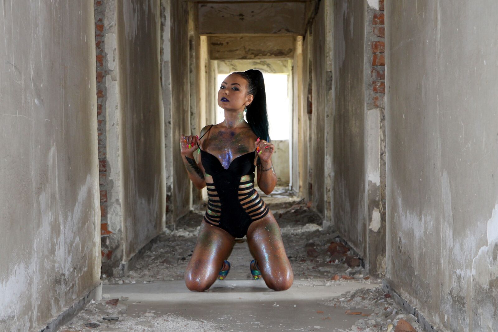 Canon EOS 700D (EOS Rebel T5i / EOS Kiss X7i) sample photo. Girl, sensual, abandoned building photography