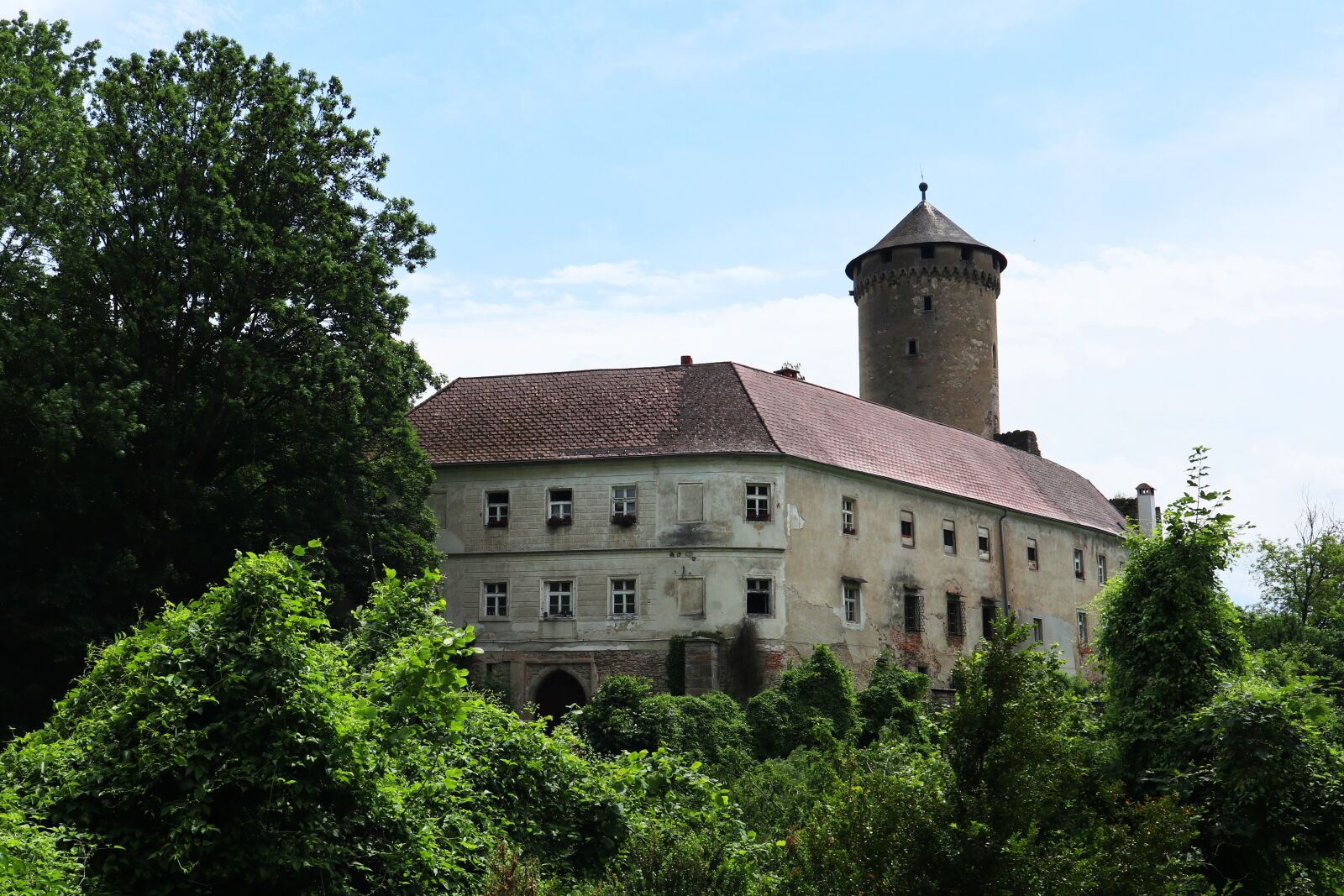 Canon EOS M100 sample photo. Castle wildenhof, fortress, middle photography