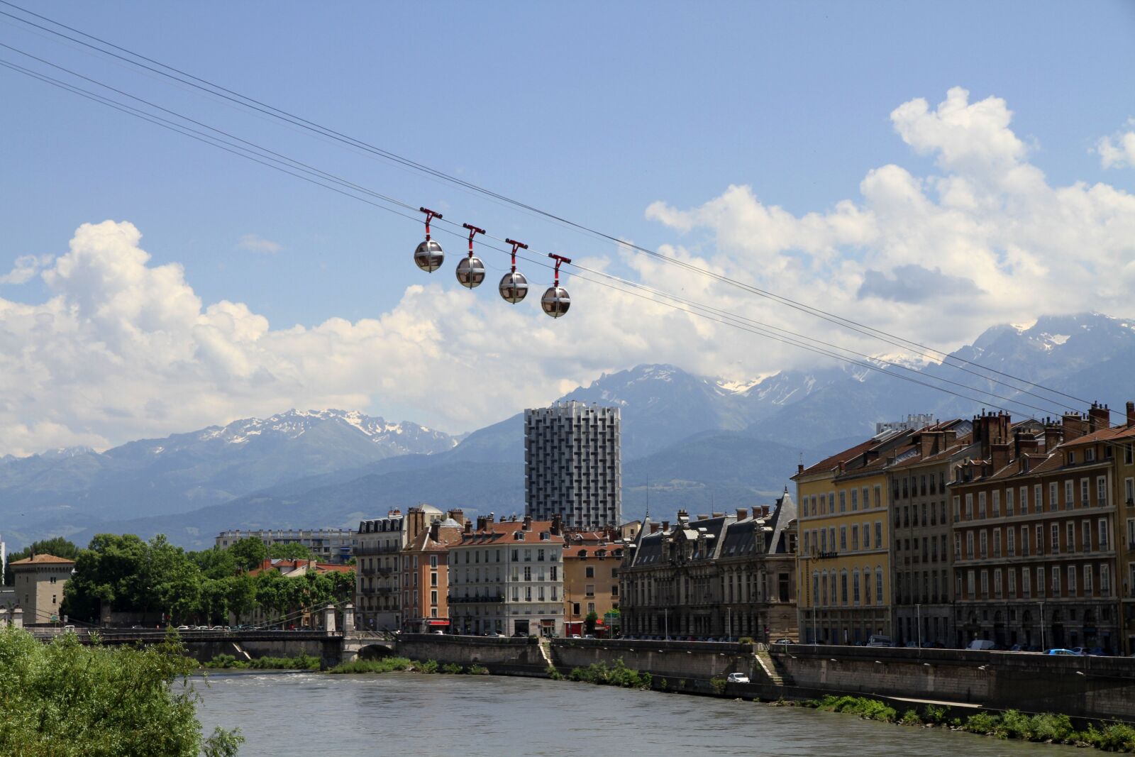 Canon EOS 7D sample photo. Cable car, grenoble, city photography