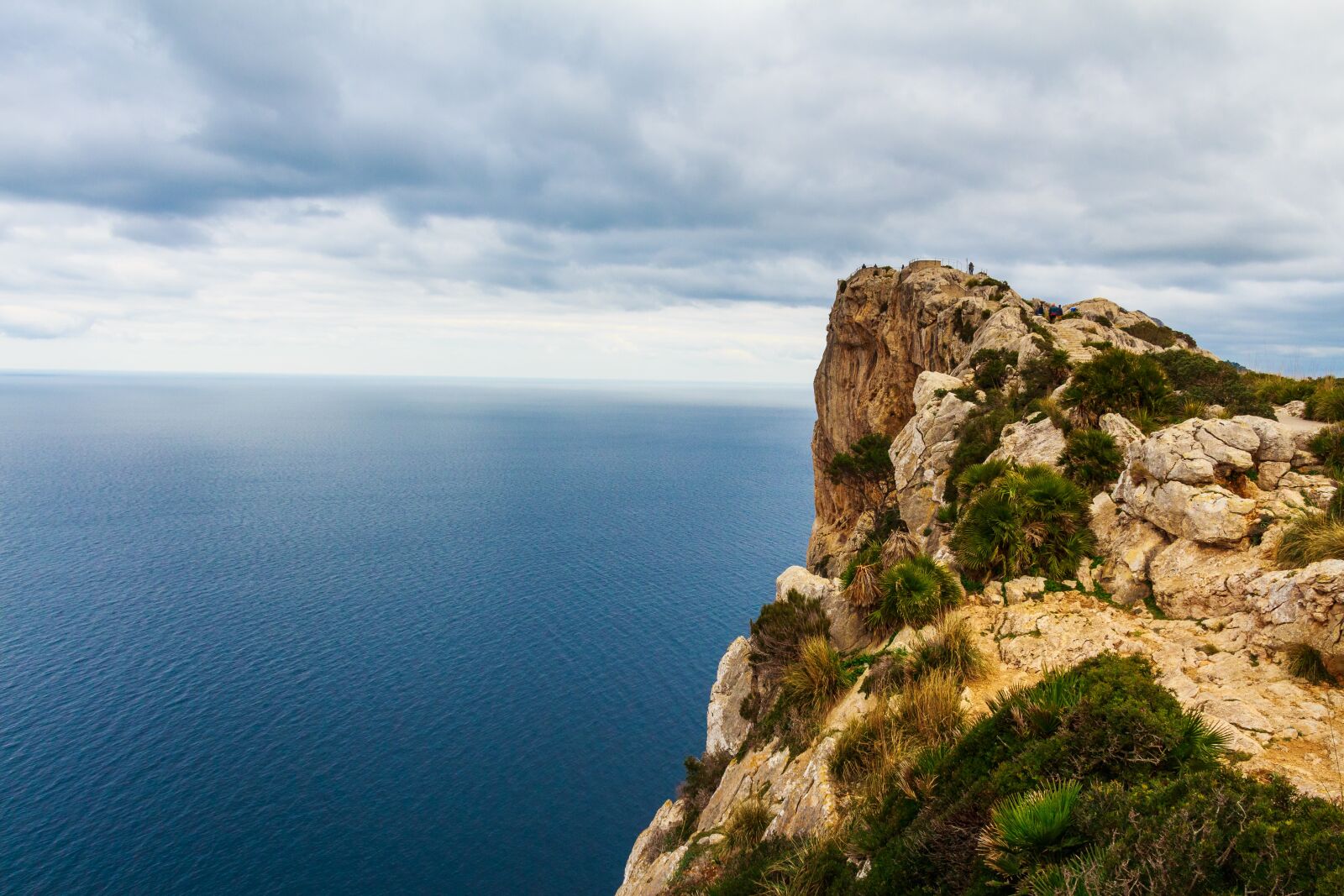Canon EOS 650D (EOS Rebel T4i / EOS Kiss X6i) sample photo. Lighthouse, far de formentor photography