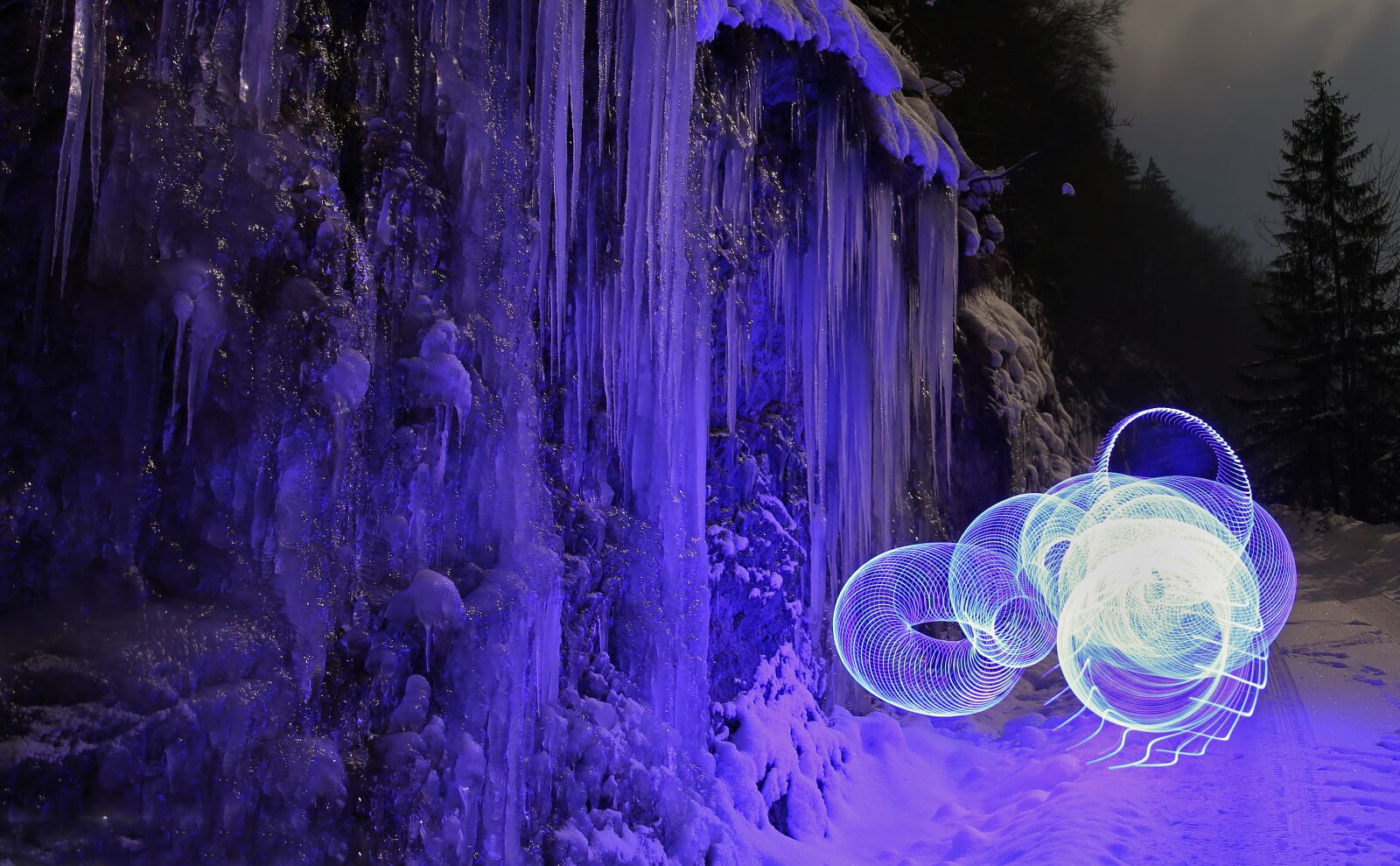 Canon EF 24-70mm F2.8L II USM sample photo. Ice, night, winter photography
