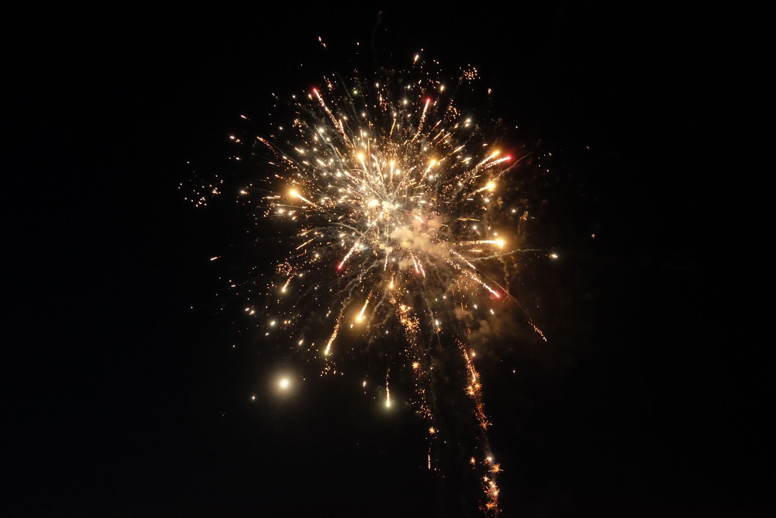 Fujifilm XF 18-135mm F3.5-5.6 R LM OIS WR sample photo. Fireworks, festival, night photography