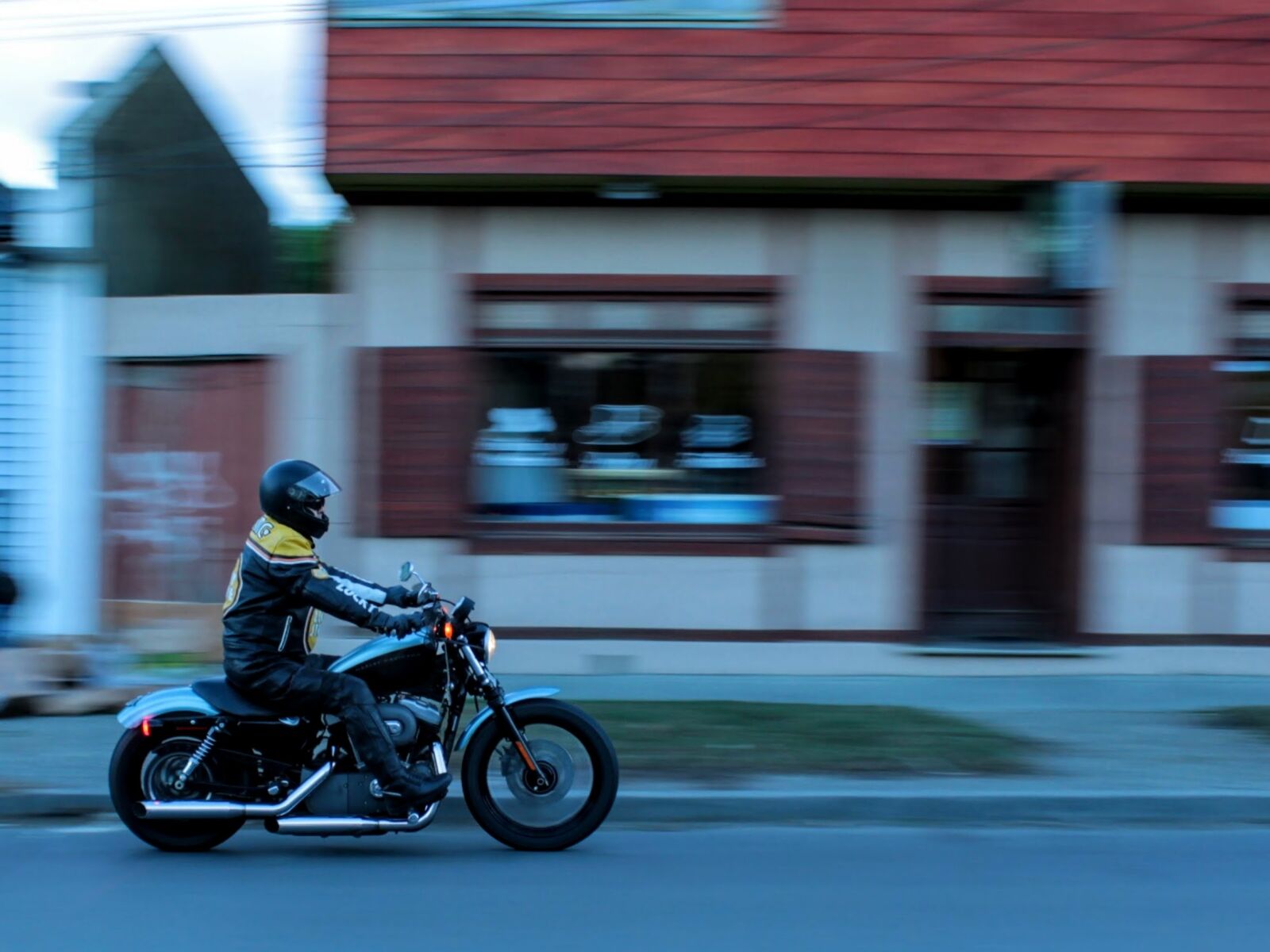 Canon EOS 1200D (EOS Rebel T5 / EOS Kiss X70 / EOS Hi) sample photo. Moto, motorcycle, scanning photography