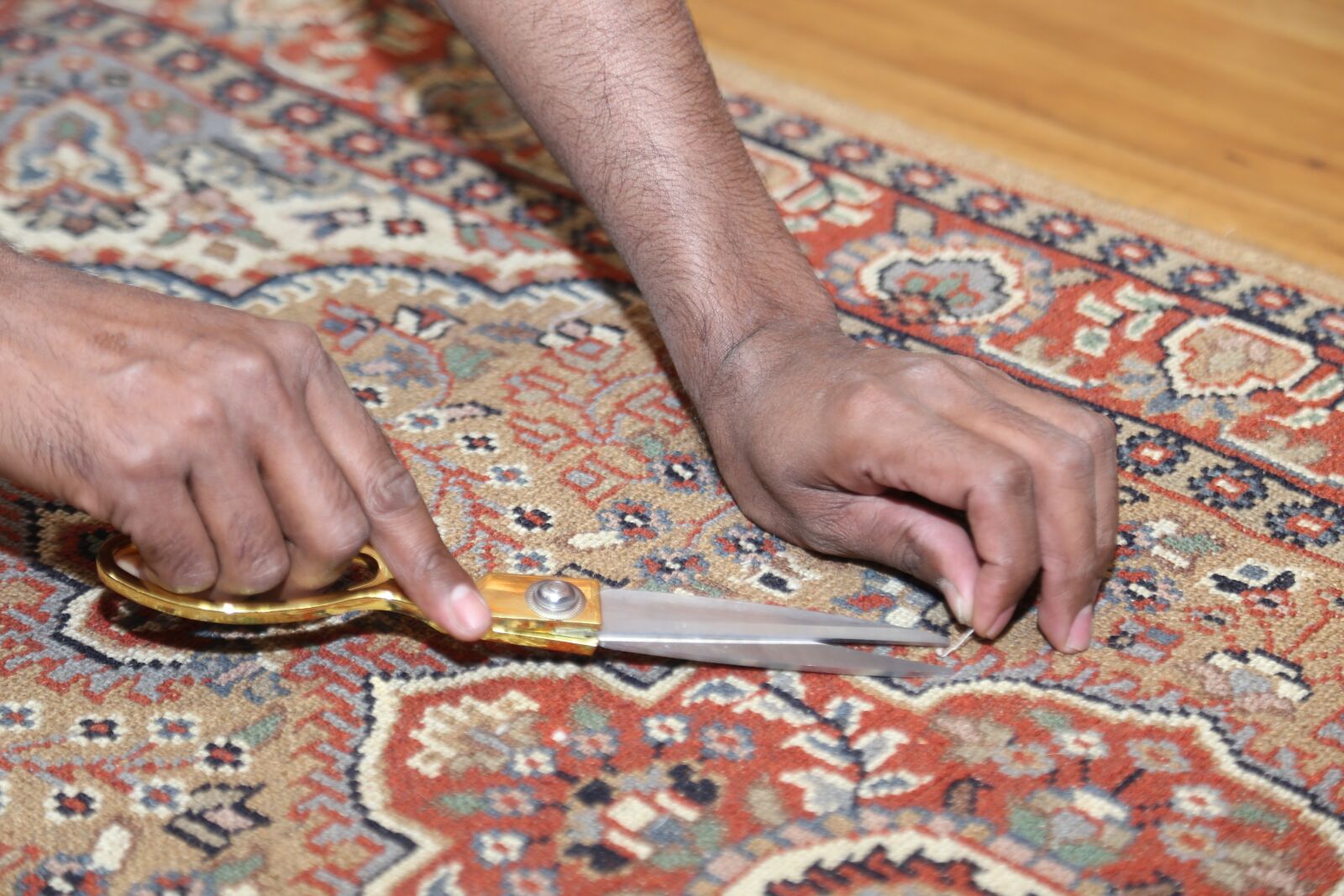 Canon EOS 6D + Canon EF 24-105mm F4L IS USM sample photo. Cutting, fine tuning, carpet photography